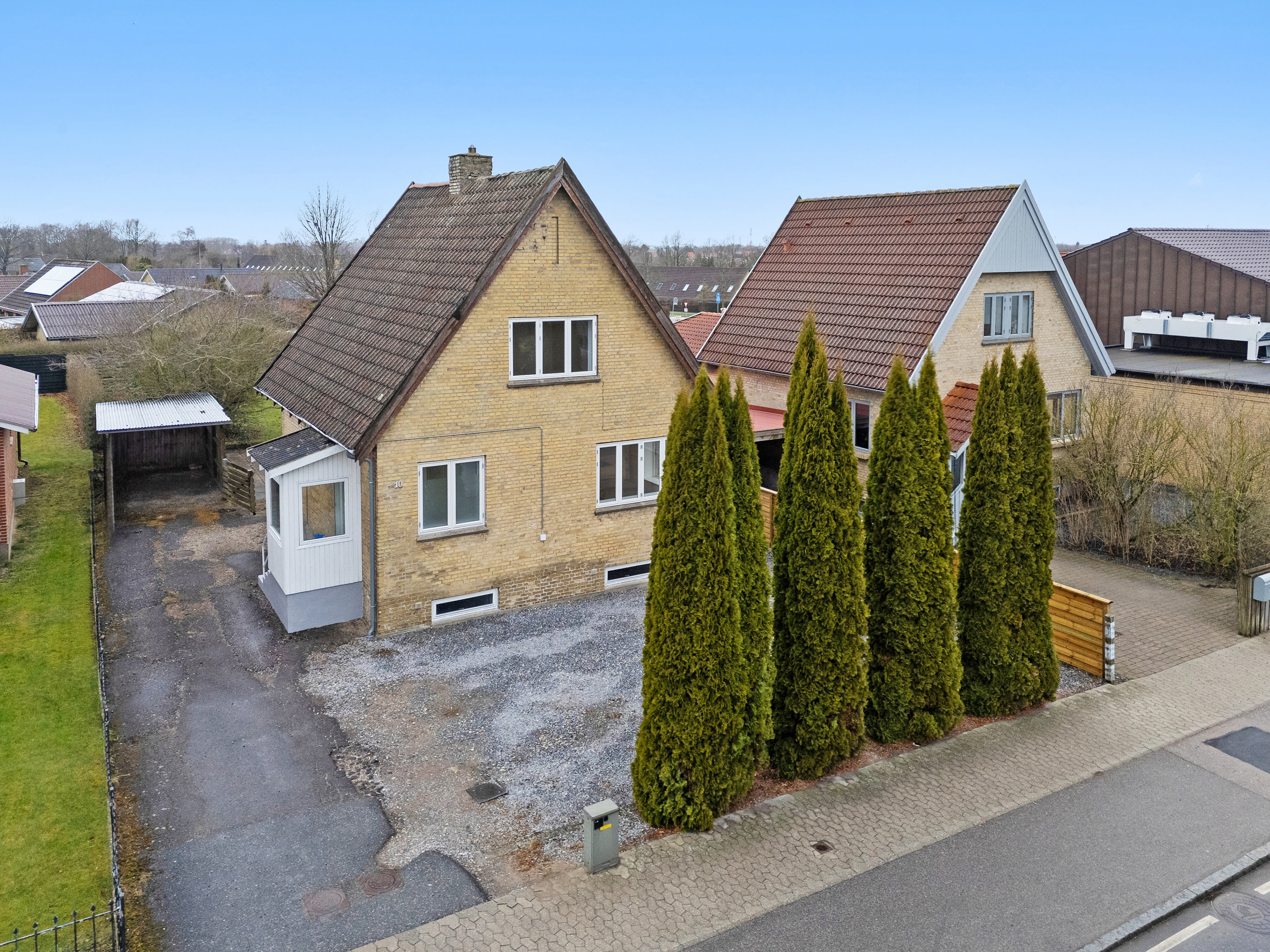 Fremhævet set fra vejen billede i fuldskærmstilstand. Billede af Skælskørvej 10, 4200 Slagelse