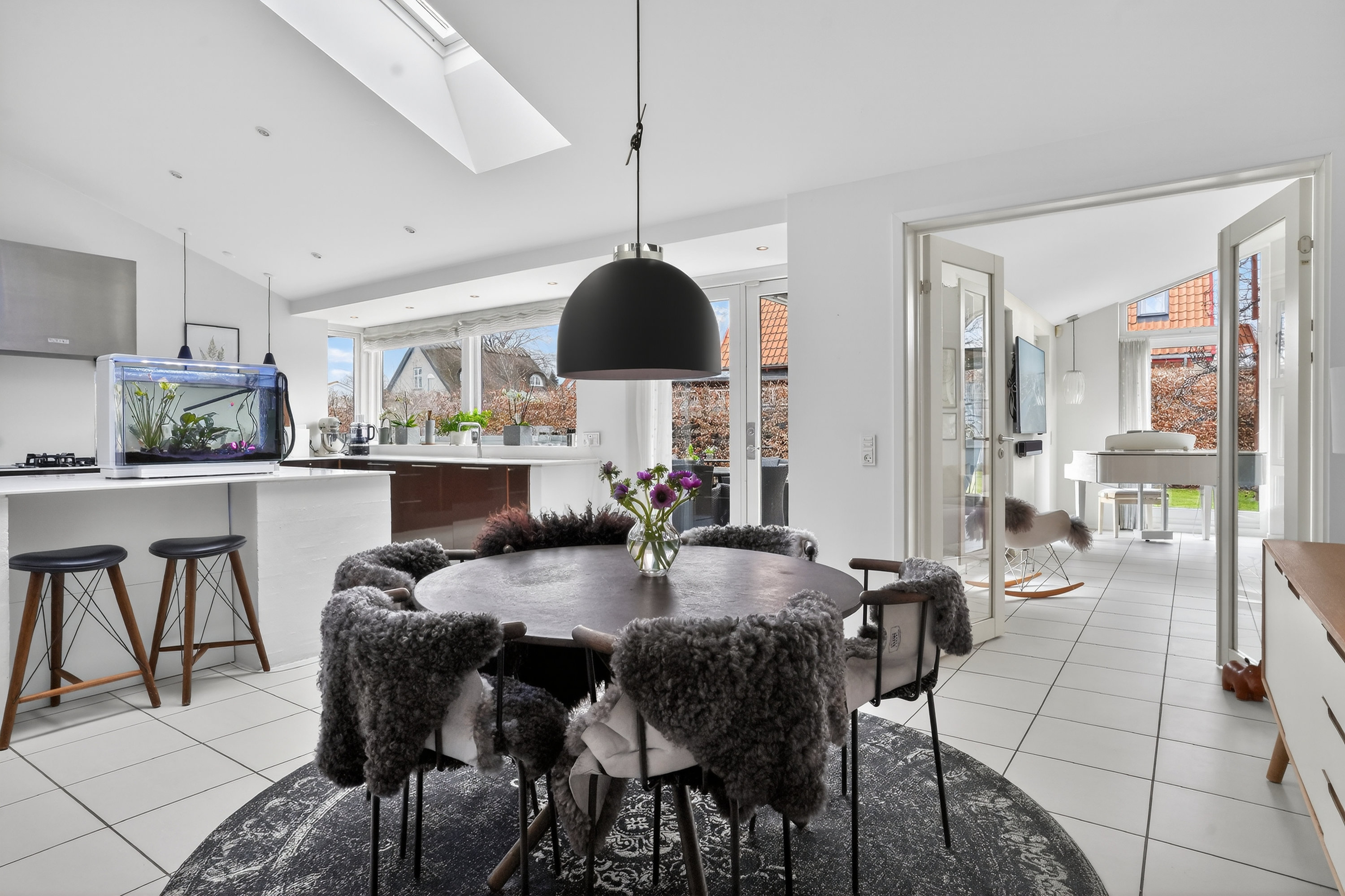 Fremhævet spisestue billede i fuldskærmstilstand. Billede af Torpenvej 27B, 3050 Humlebæk