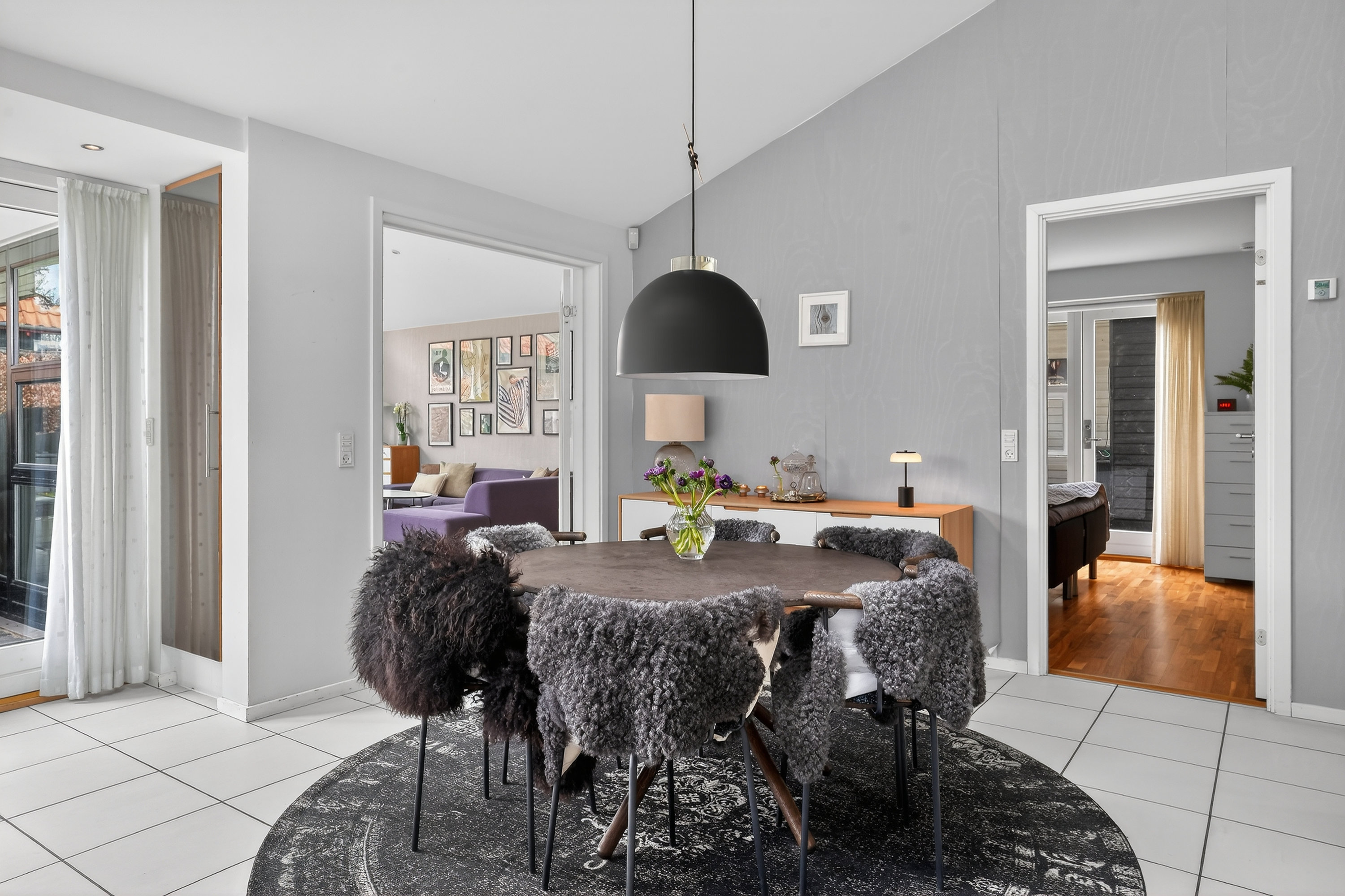 Fremhævet spisestue billede i fuldskærmstilstand. Billede af Torpenvej 27B, 3050 Humlebæk