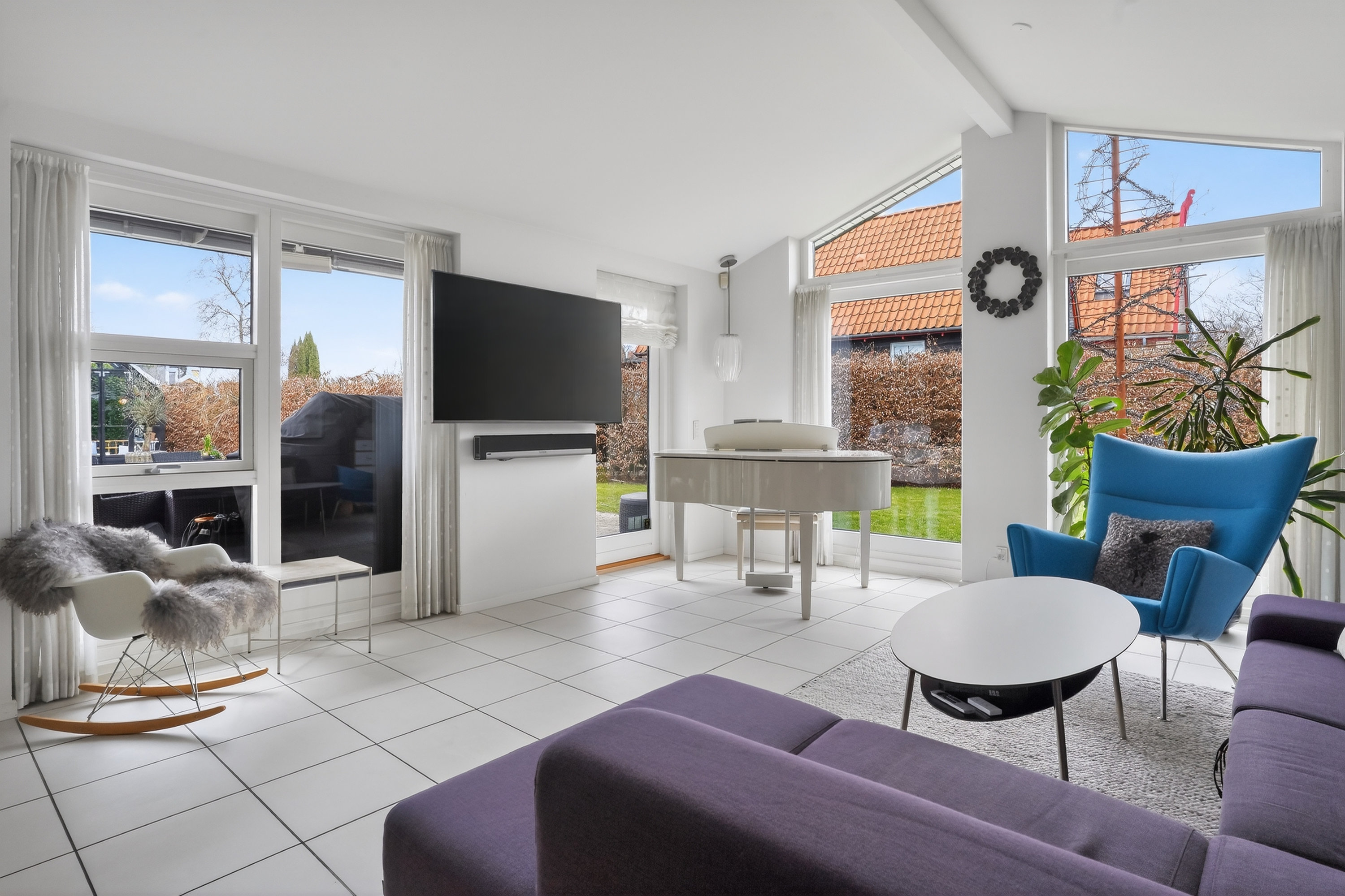 Fremhævet stue billede i fuldskærmstilstand. Billede af Torpenvej 27B, 3050 Humlebæk