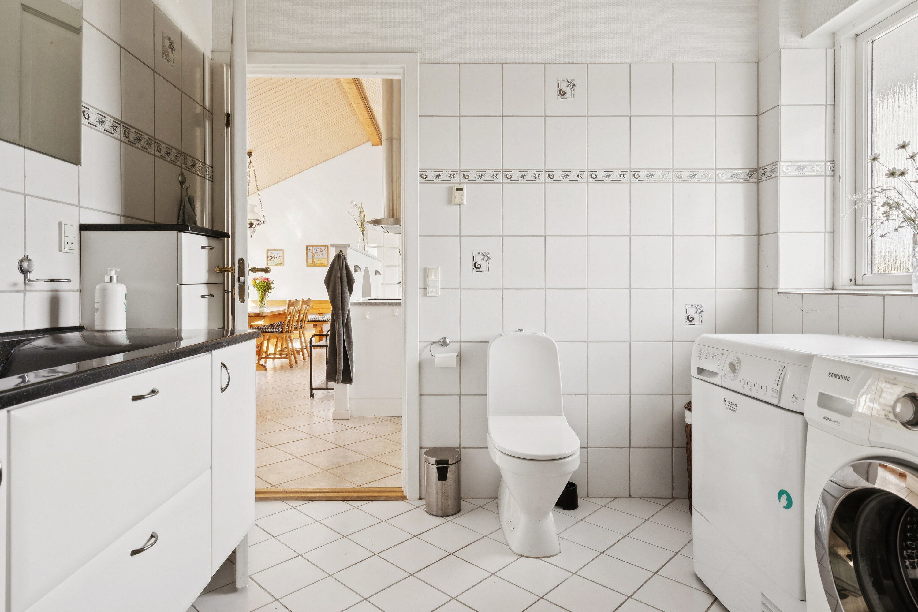 Fremhævet badeværelse billede i fuldskærmstilstand. Billede af Fuglehavevej 7, Sæby, 4070 Kirke Hyllinge