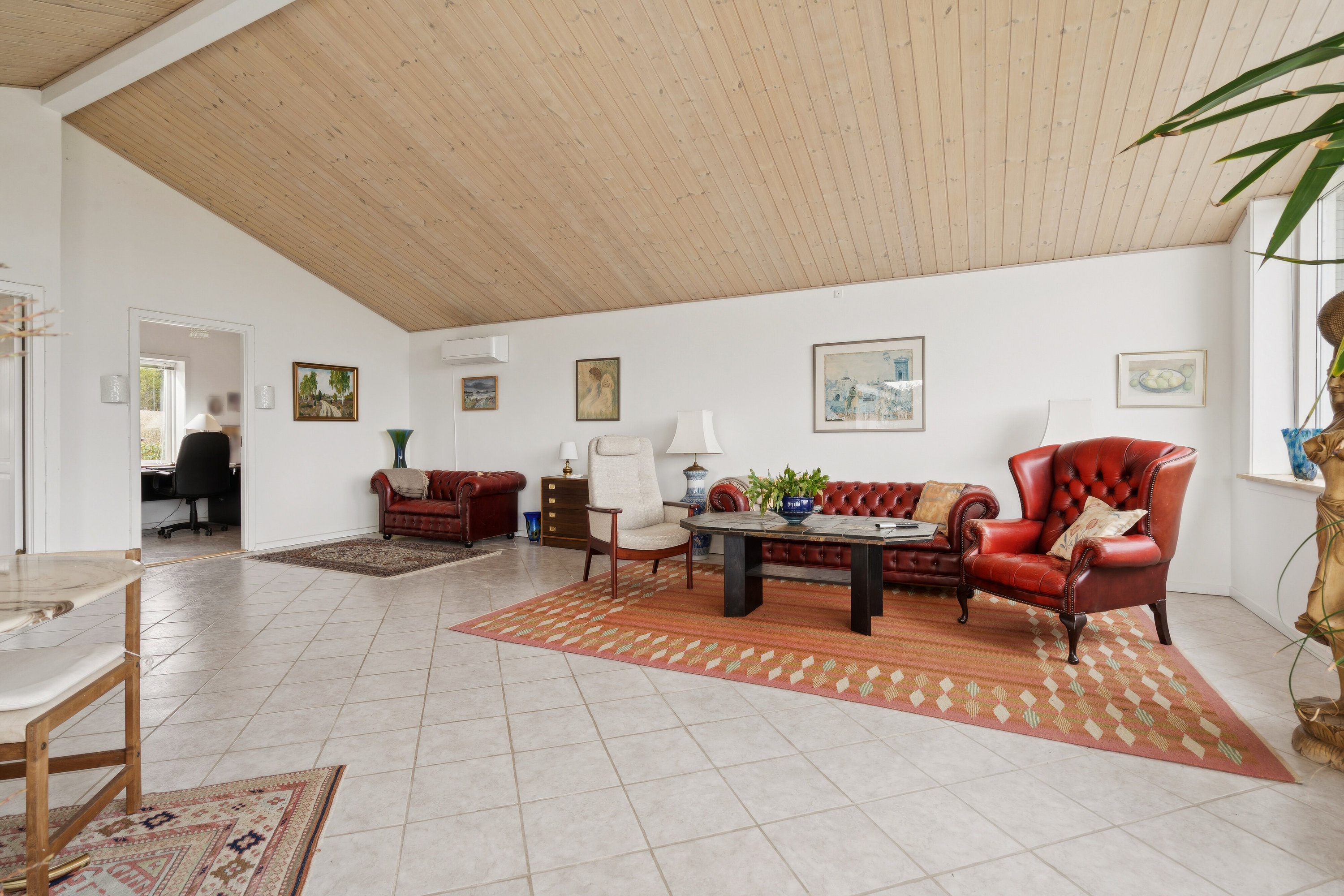 Fremhævet stue billede i fuldskærmstilstand. Billede af Fuglehavevej 7, Sæby, 4070 Kirke Hyllinge