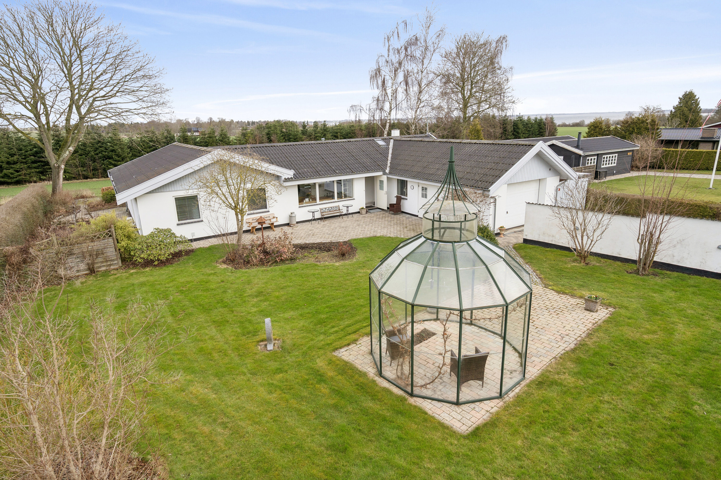 Fremhævet set fra haven billede i fuldskærmstilstand. Billede af Fuglehavevej 7, Sæby, 4070 Kirke Hyllinge