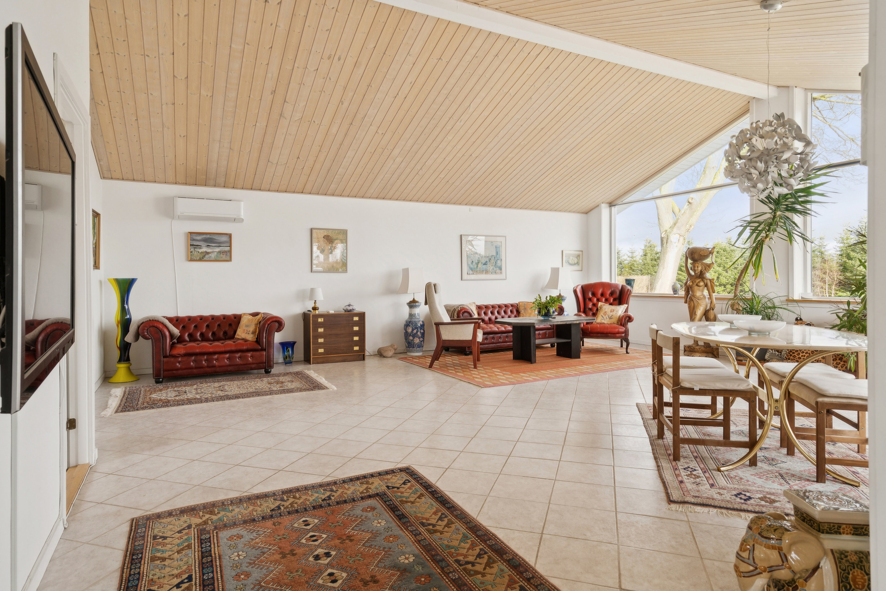 Fremhævet stue billede i fuldskærmstilstand. Billede af Fuglehavevej 7, Sæby, 4070 Kirke Hyllinge