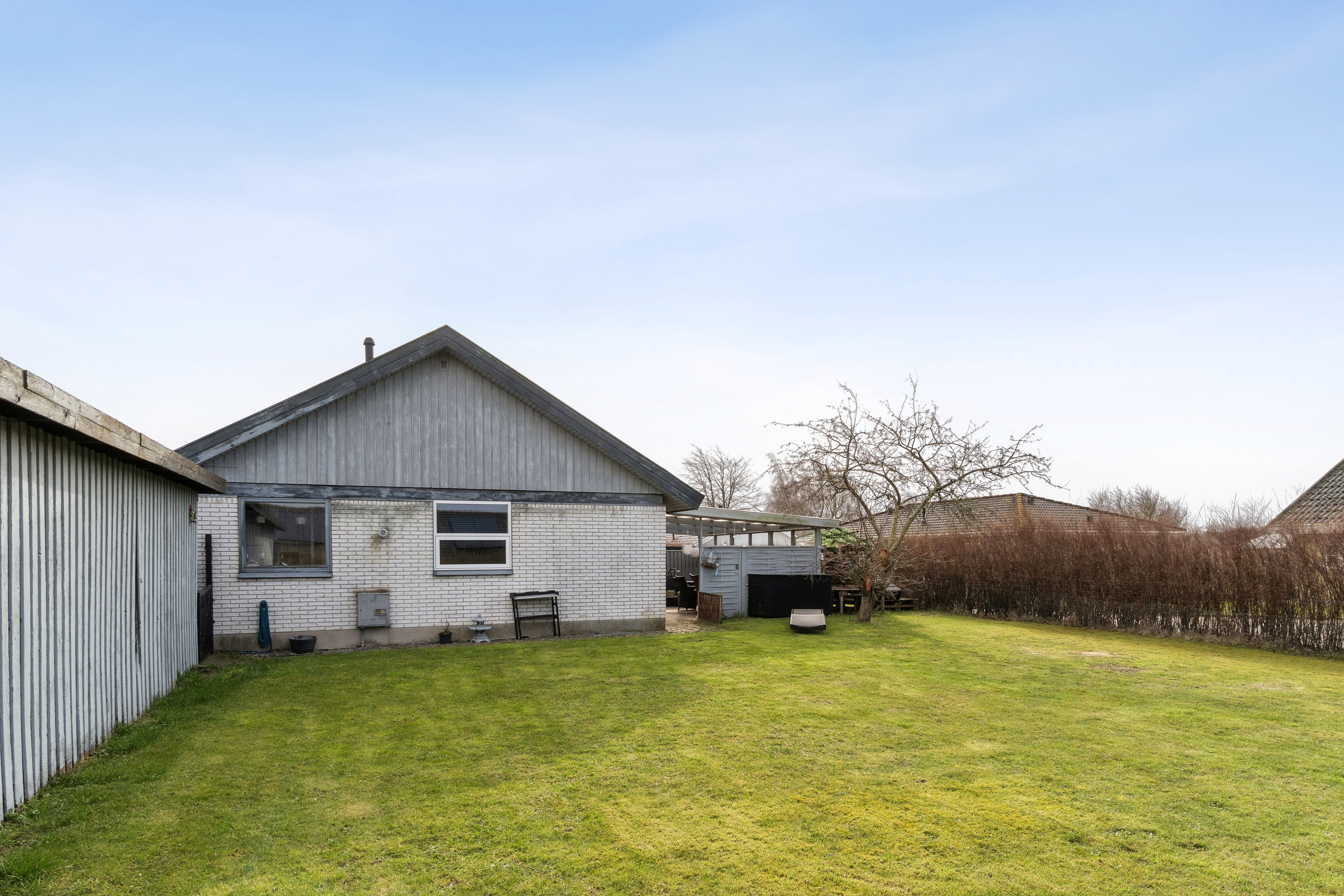 Fremhævet set fra haven billede i fuldskærmstilstand. Billede af Sydskrænten 12, 4690 Haslev