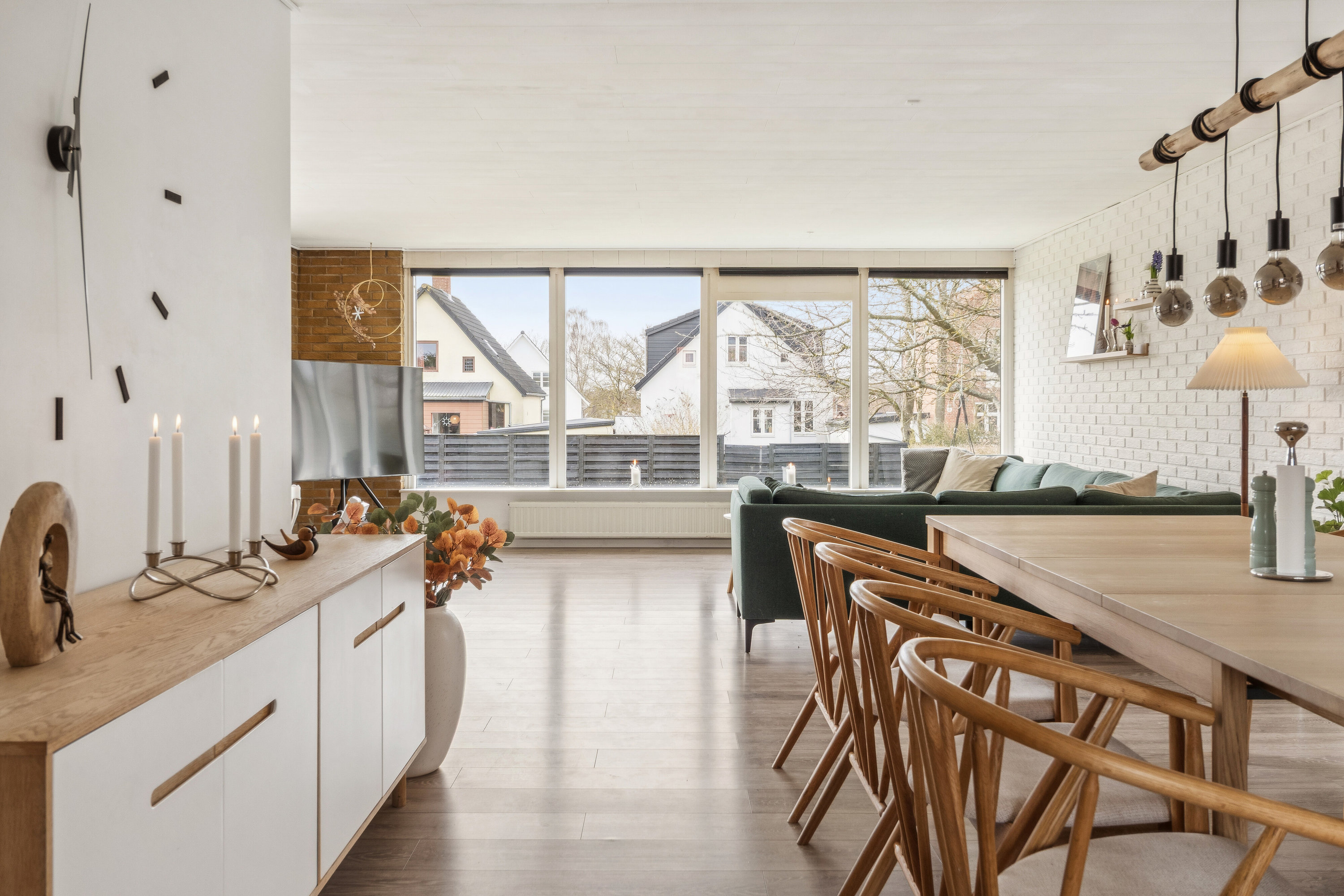 Fremhævet spisestue billede i fuldskærmstilstand. Billede af Hesselbjerg 6, 5700 Svendborg