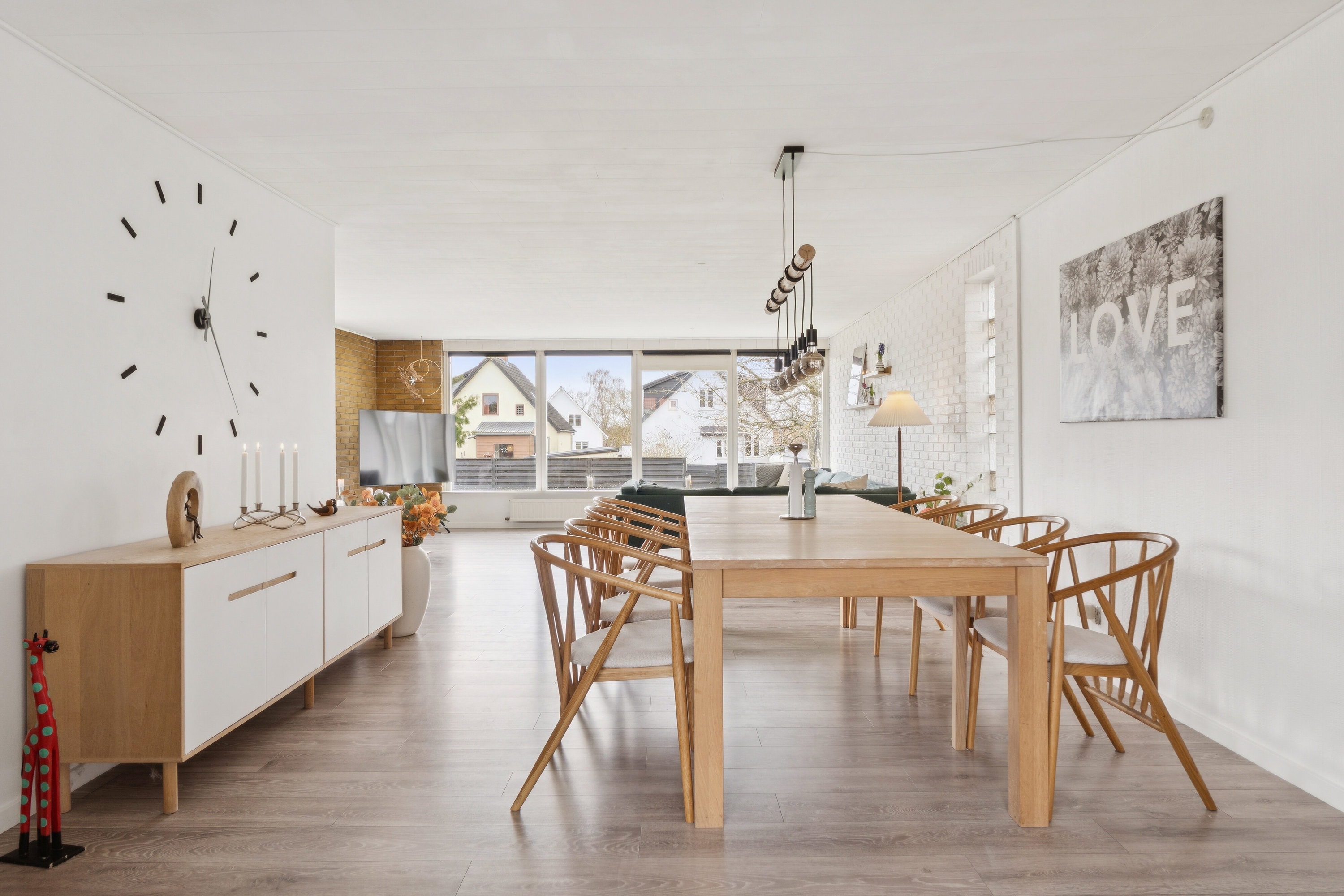 Fremhævet spisestue billede i fuldskærmstilstand. Billede af Hesselbjerg 6, 5700 Svendborg