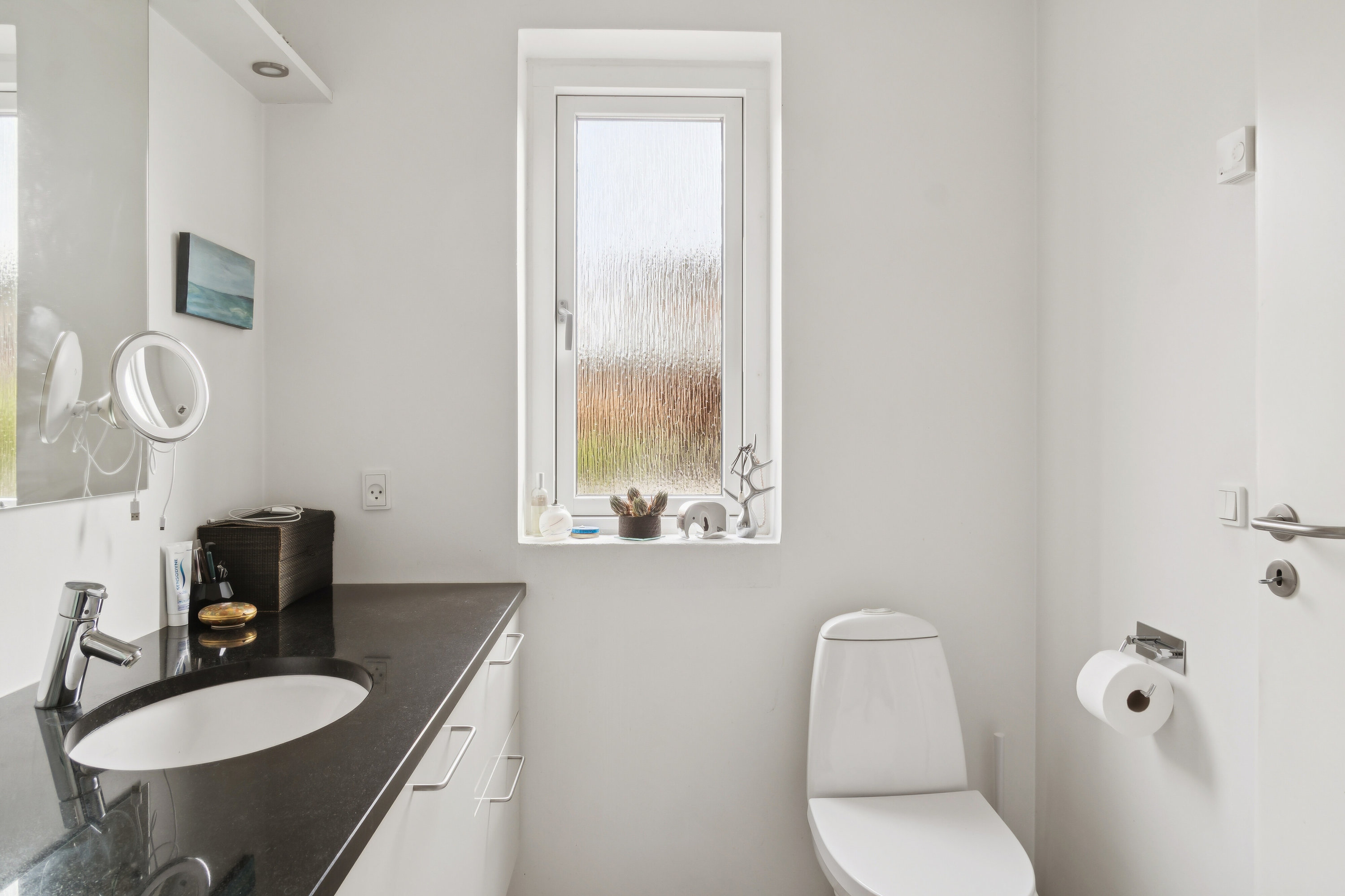 Fremhævet badeværelse billede i fuldskærmstilstand. Billede af Ellemosevænget 28, 8310 Tranbjerg J