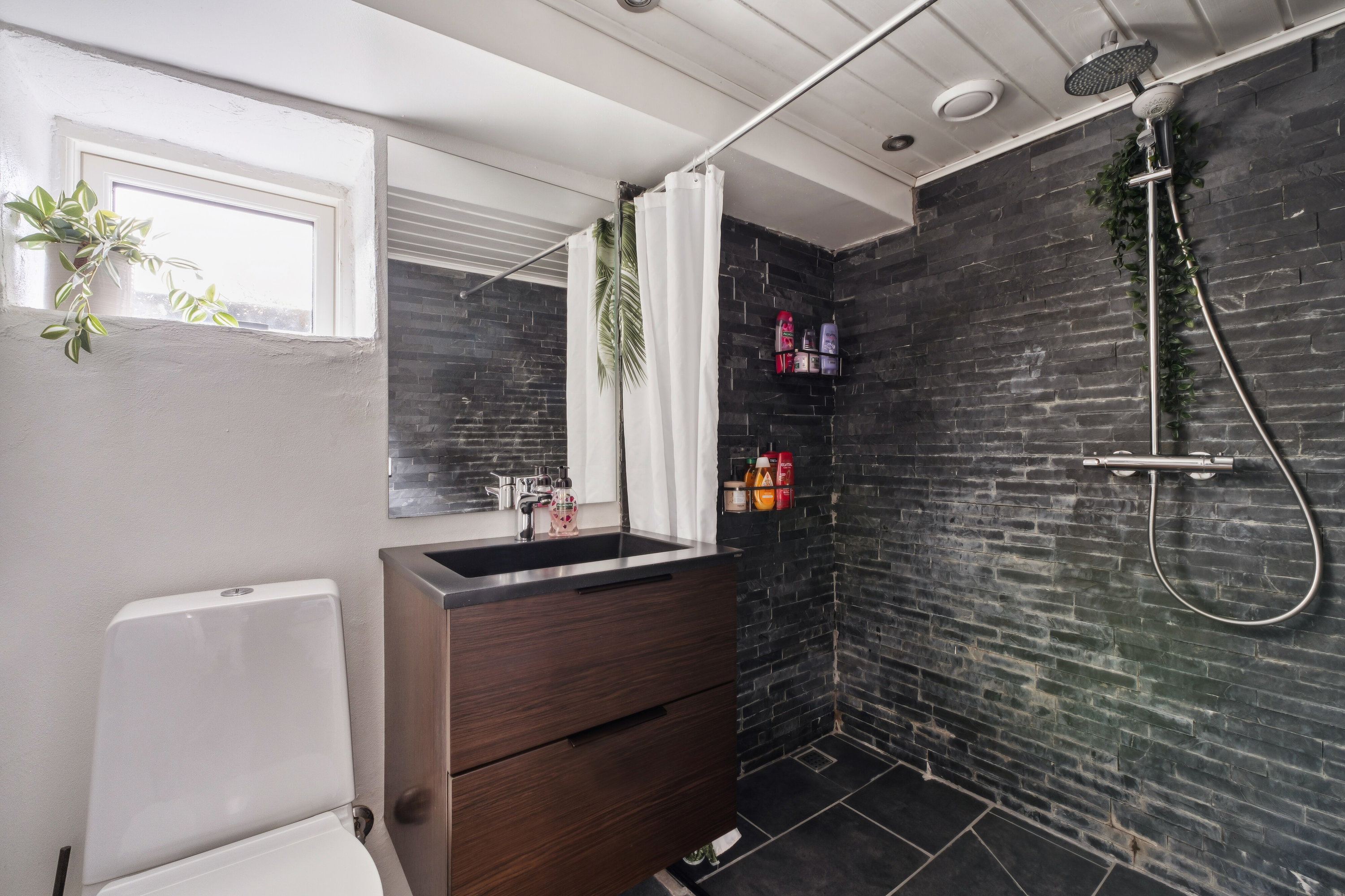 Fremhævet badeværelse billede i fuldskærmstilstand. Billede af Spangsvej 160, Udby, 4750 Lundby