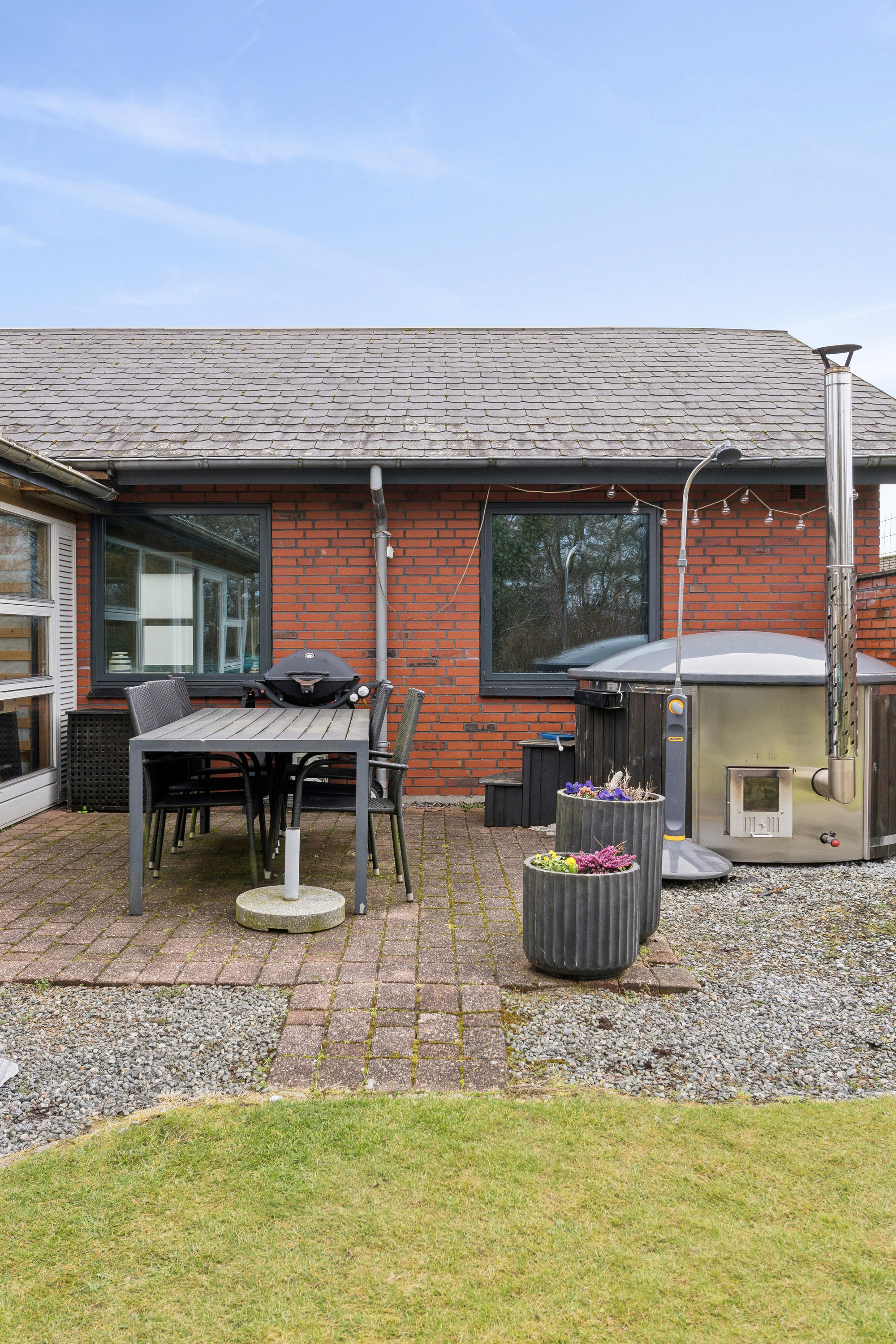 Fremhævet udendørs billede i fuldskærmstilstand. Billede af Mossøvej 5, 7200 Grindsted