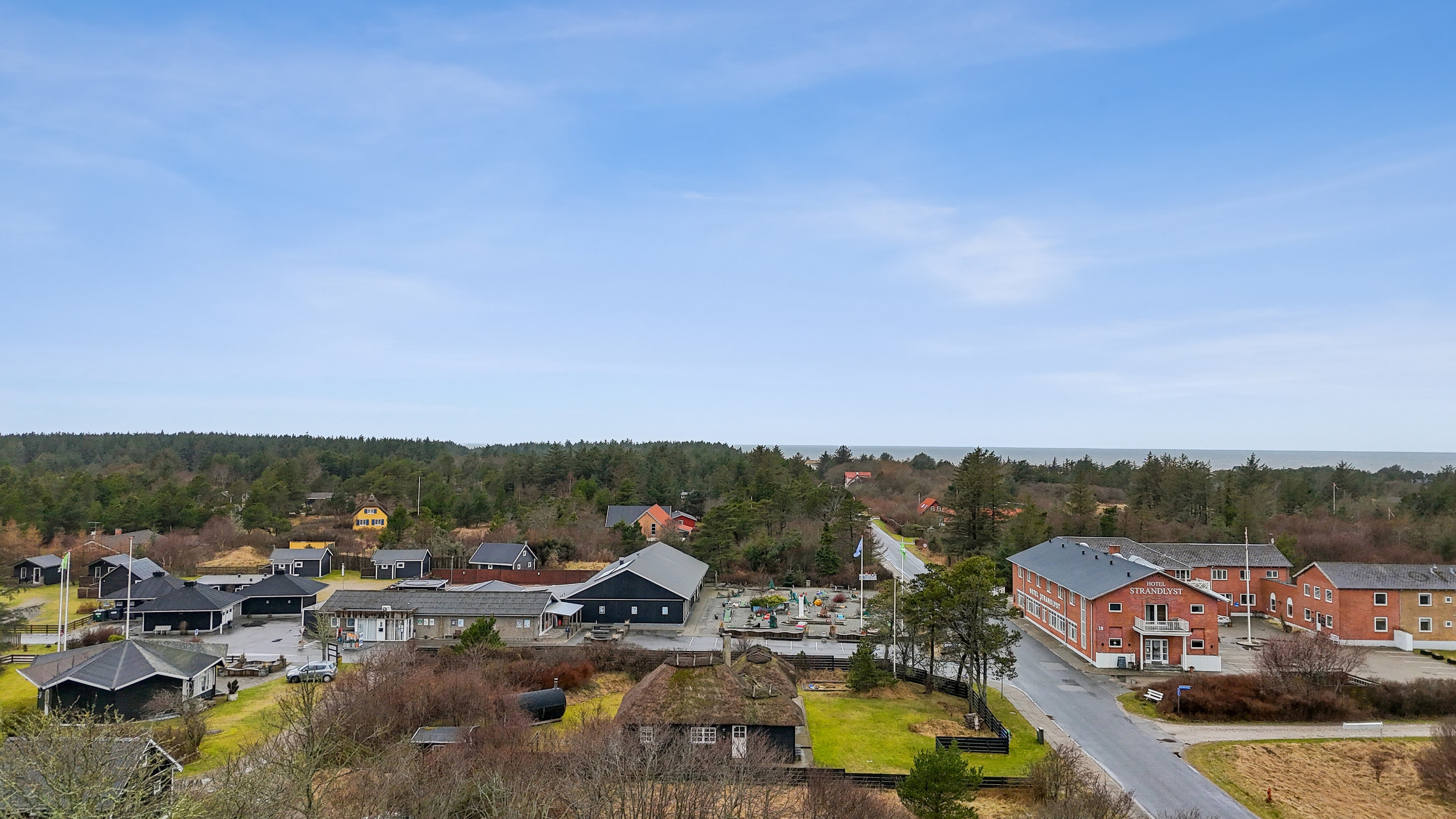 Fremhævet luftfoto billede i fuldskærmstilstand. Billede af Strandvejen 11, Tornby, 9850 Hirtshals