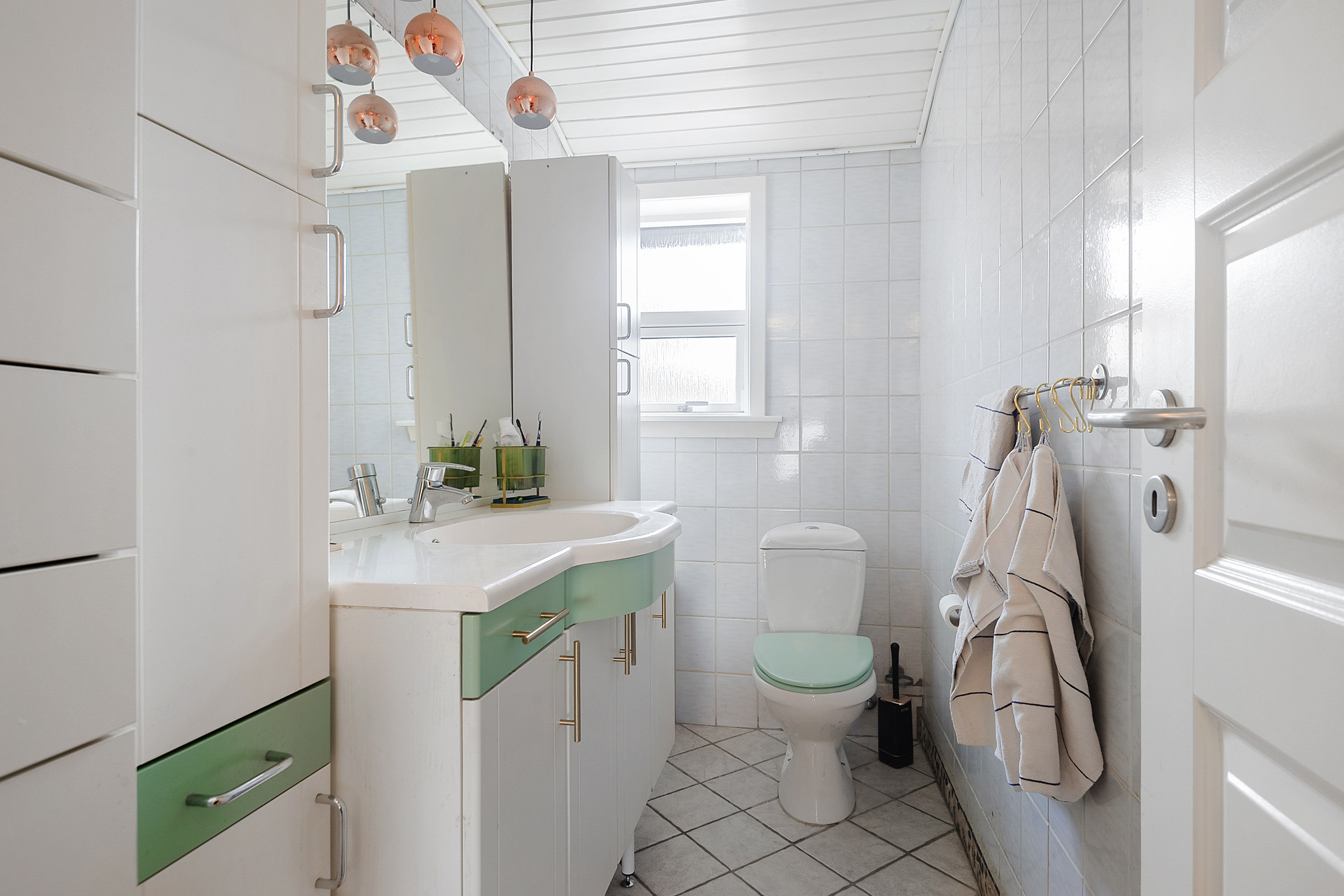 Fremhævet toilet billede i fuldskærmstilstand. Billede af Fenrisvej 8, 6705 Esbjerg Ø