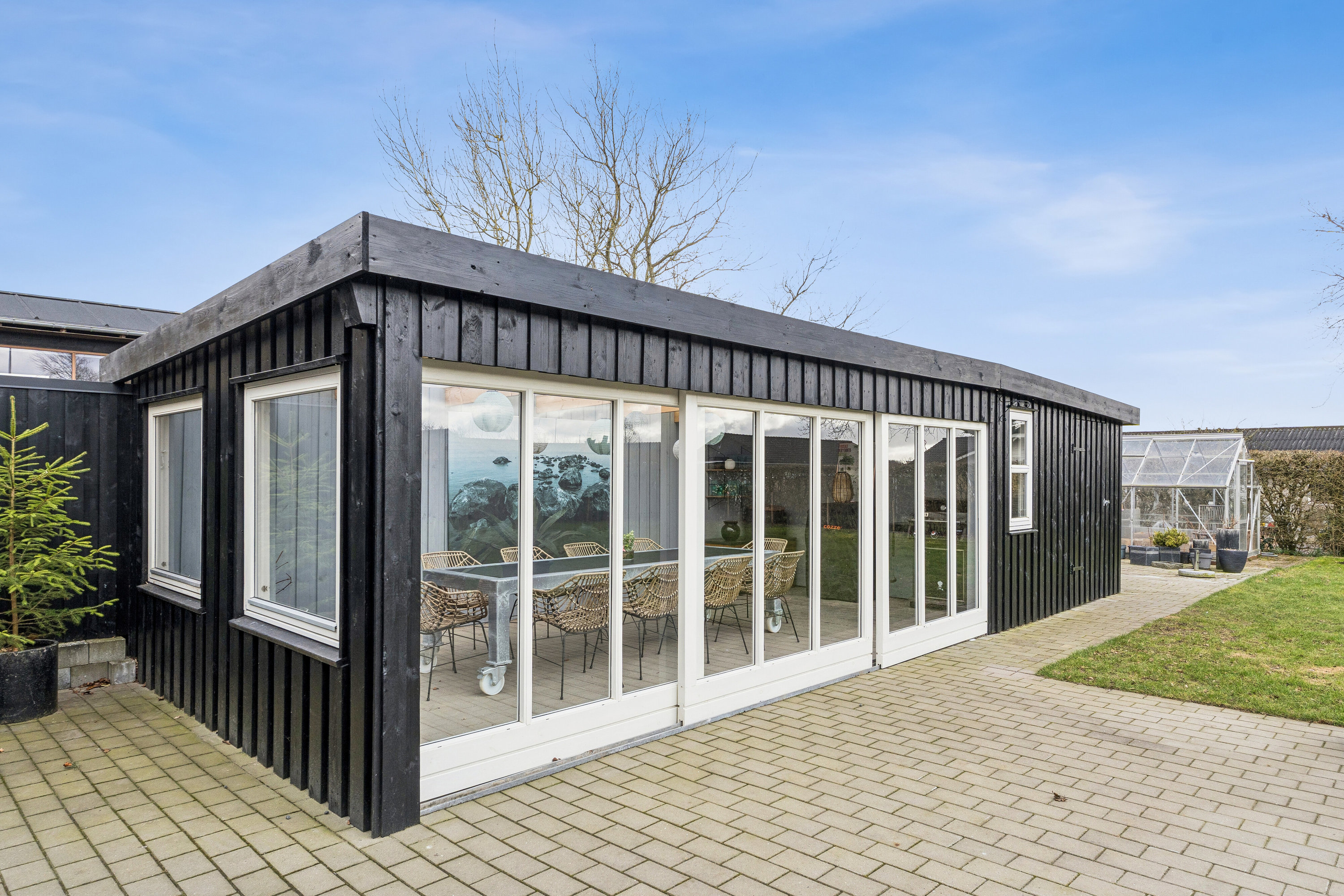 Fremhævet set fra haven billede i fuldskærmstilstand. Billede af Møllegade 66, 7430 Ikast