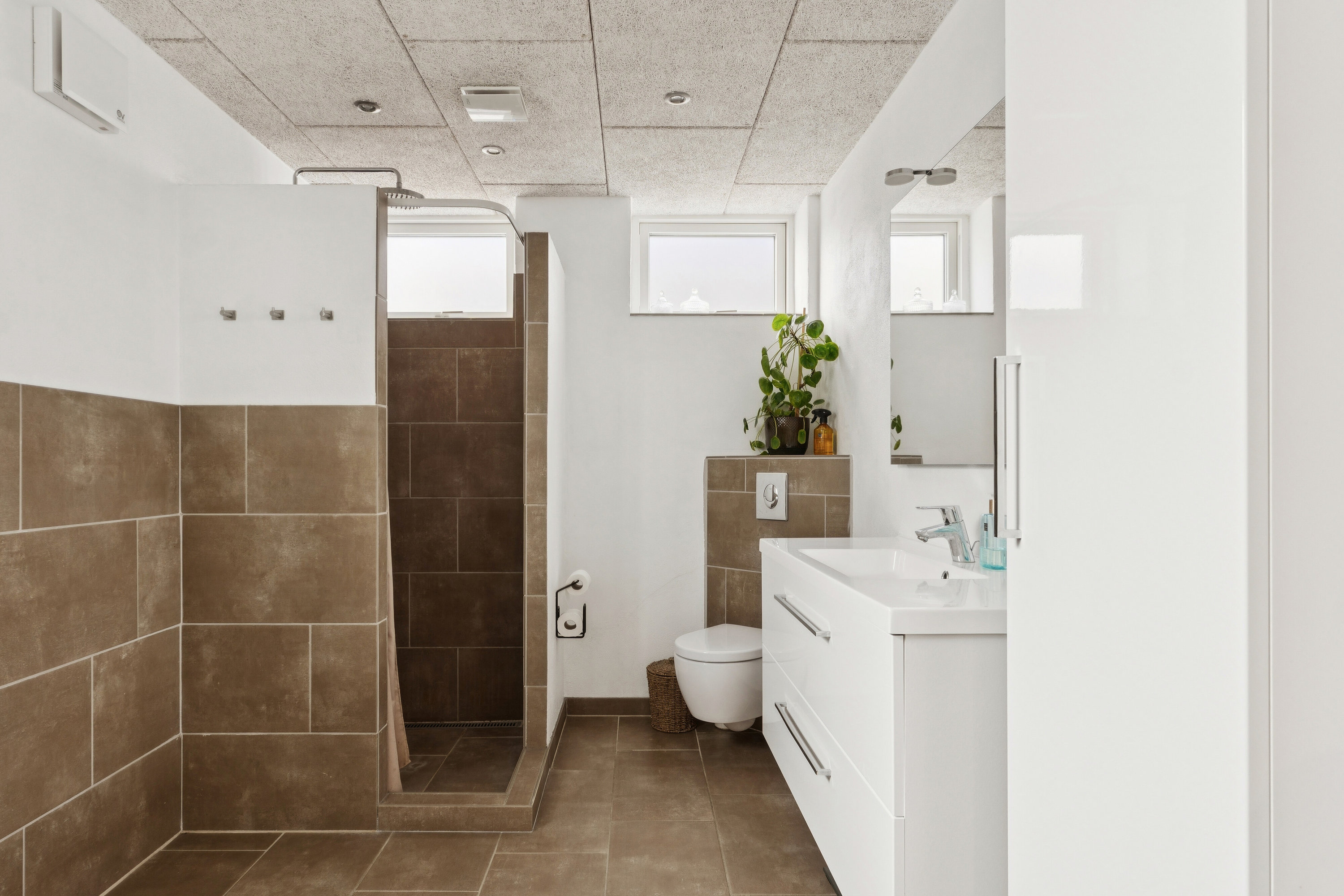 Fremhævet badeværelse billede i fuldskærmstilstand. Billede af Møllegade 66, 7430 Ikast