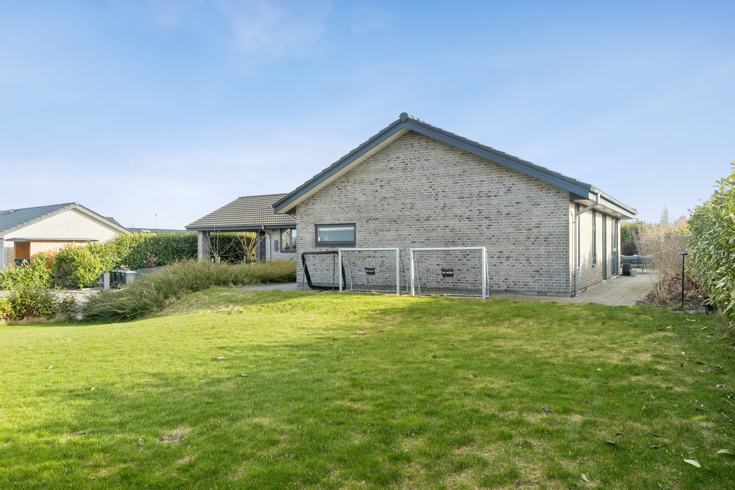 Fremhævet set fra haven billede i fuldskærmstilstand. Billede af Poppelvænget 5, Skovsø, 4200 Slagelse