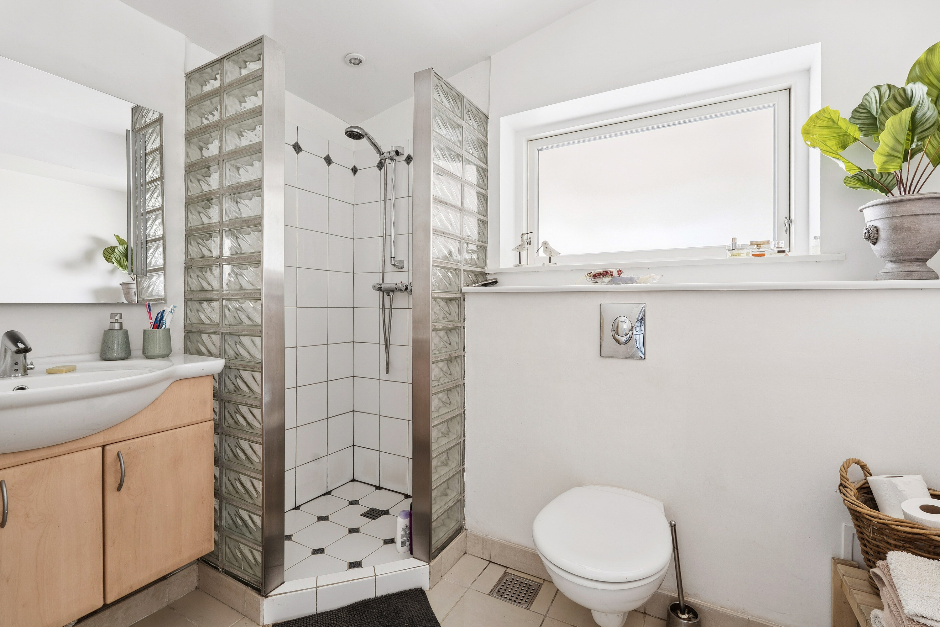 Fremhævet badeværelse billede i fuldskærmstilstand. Billede af Hejrevej 24, 4760 Vordingborg