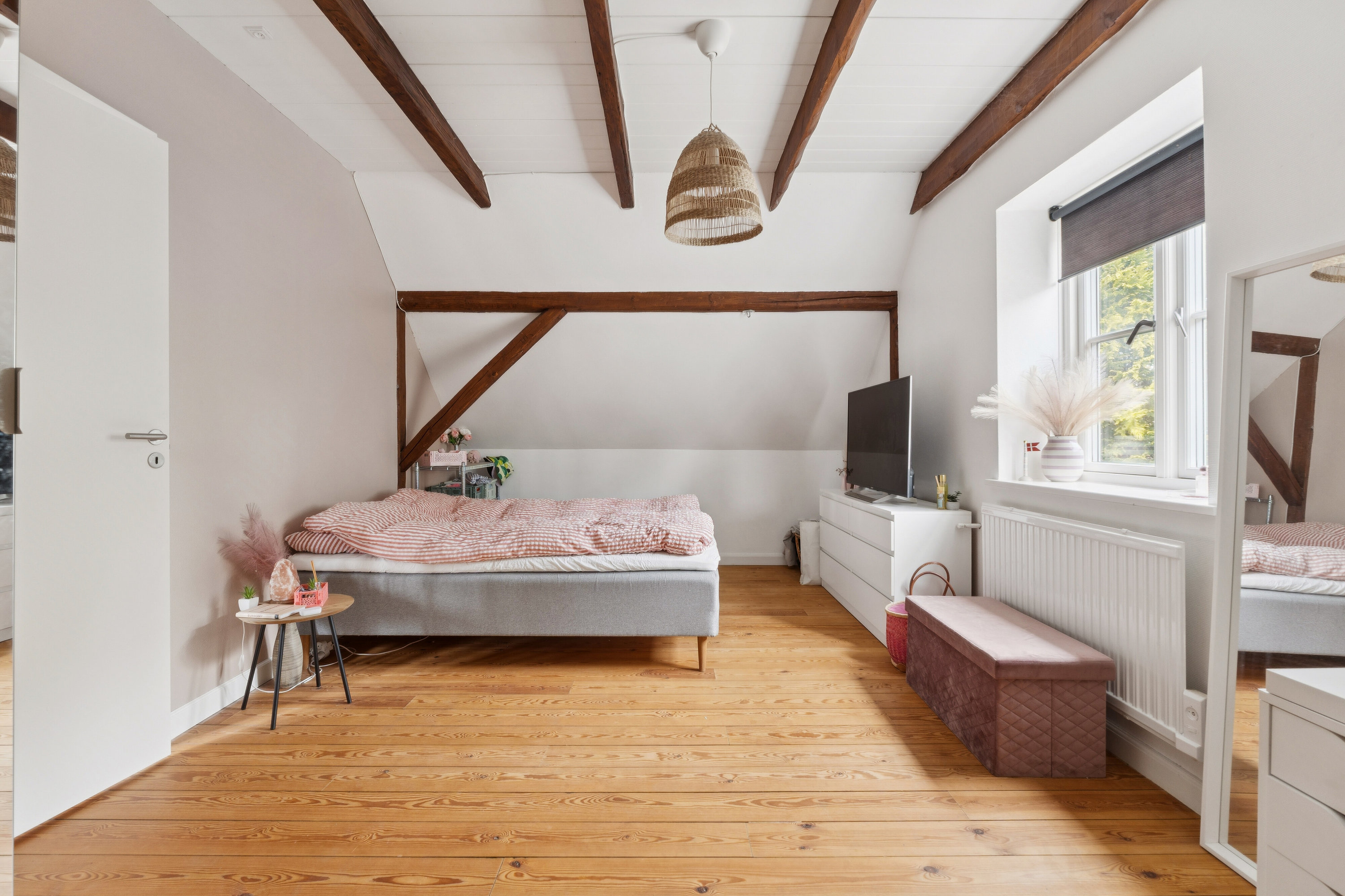 Fremhævet soveværelse billede i fuldskærmstilstand. Billede af Vesterskovvej 1, Årslev Mark, 5792 Årslev