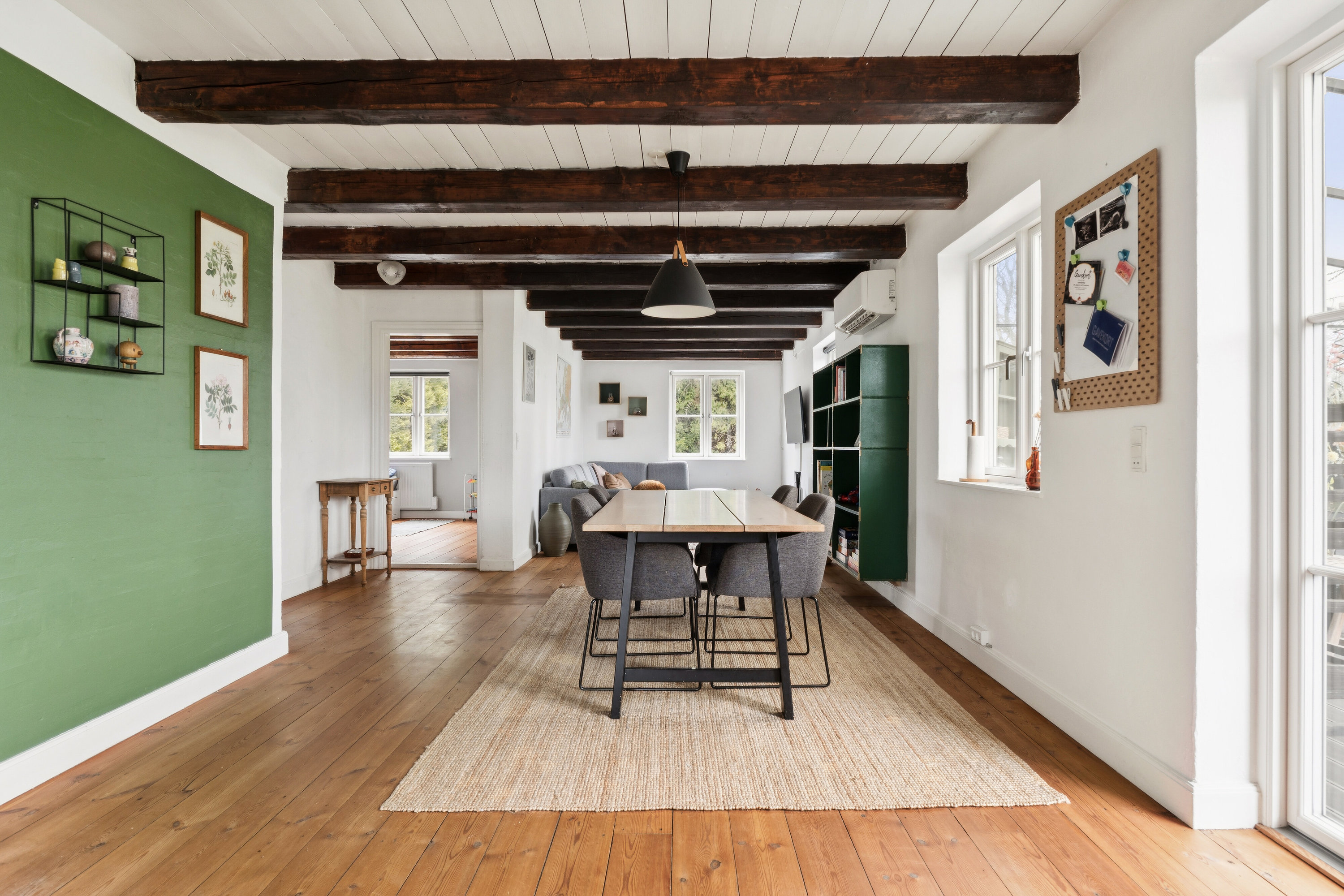 Fremhævet spisestue billede i fuldskærmstilstand. Billede af Vesterskovvej 1, Årslev Mark, 5792 Årslev