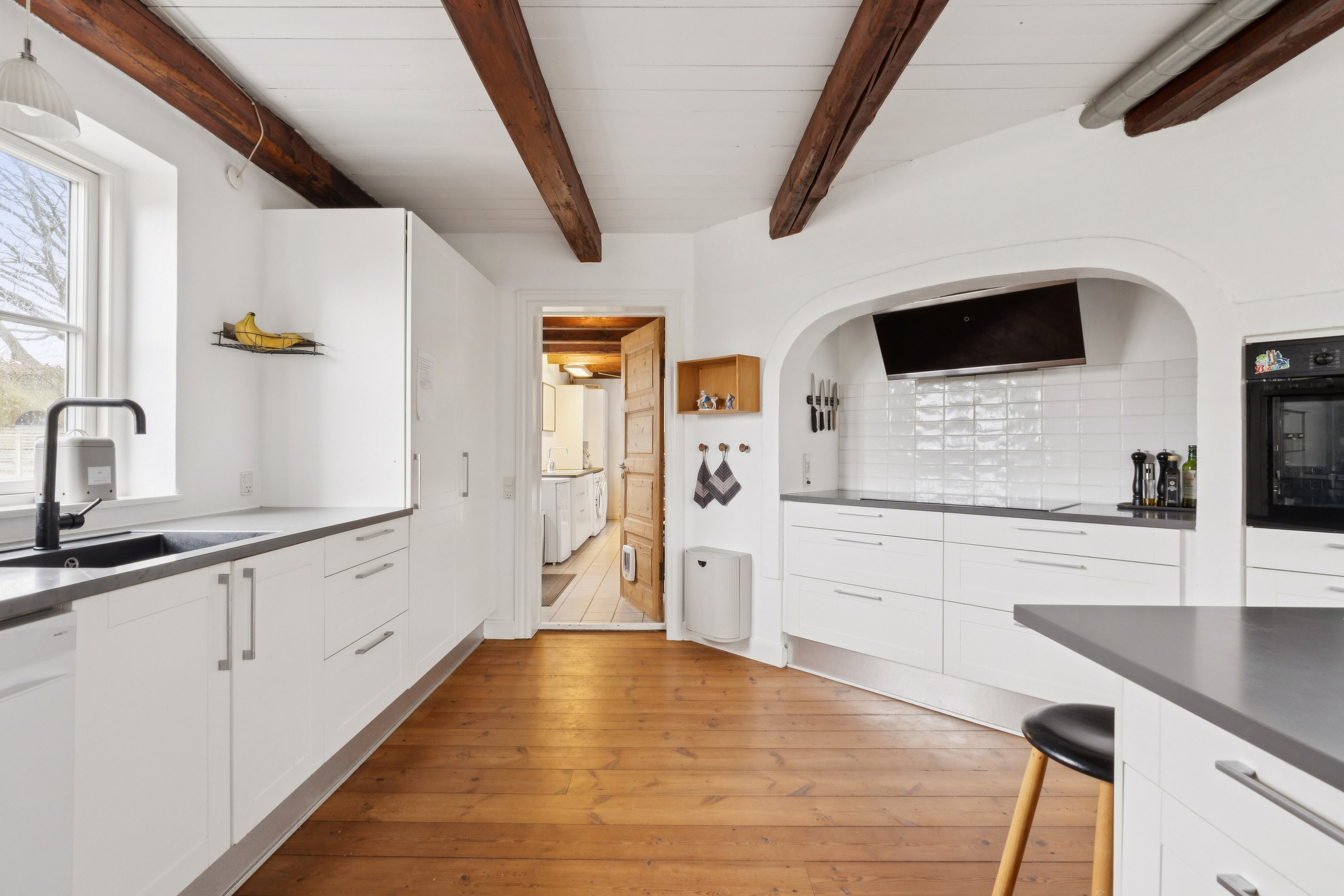 Fremhævet køkken billede i fuldskærmstilstand. Billede af Vesterskovvej 1, Årslev Mark, 5792 Årslev