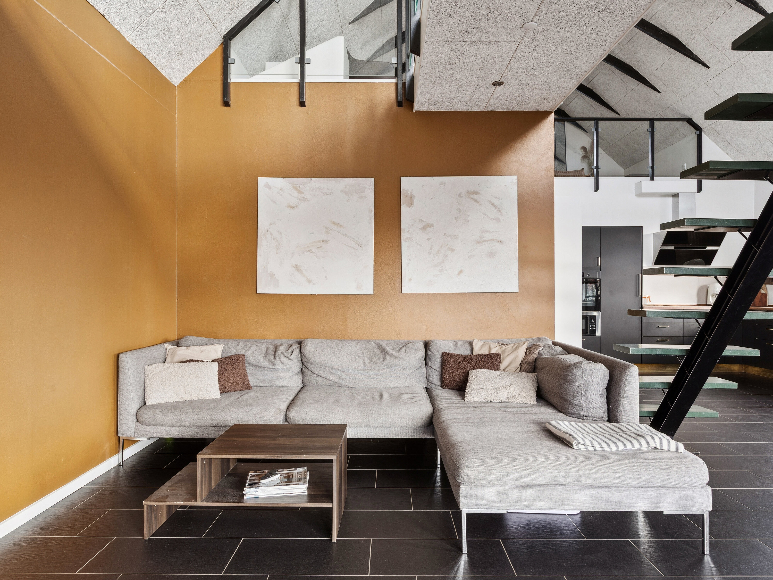 Fremhævet stue billede i fuldskærmstilstand. Billede af Baggesvognsvej 2, 9870 Sindal