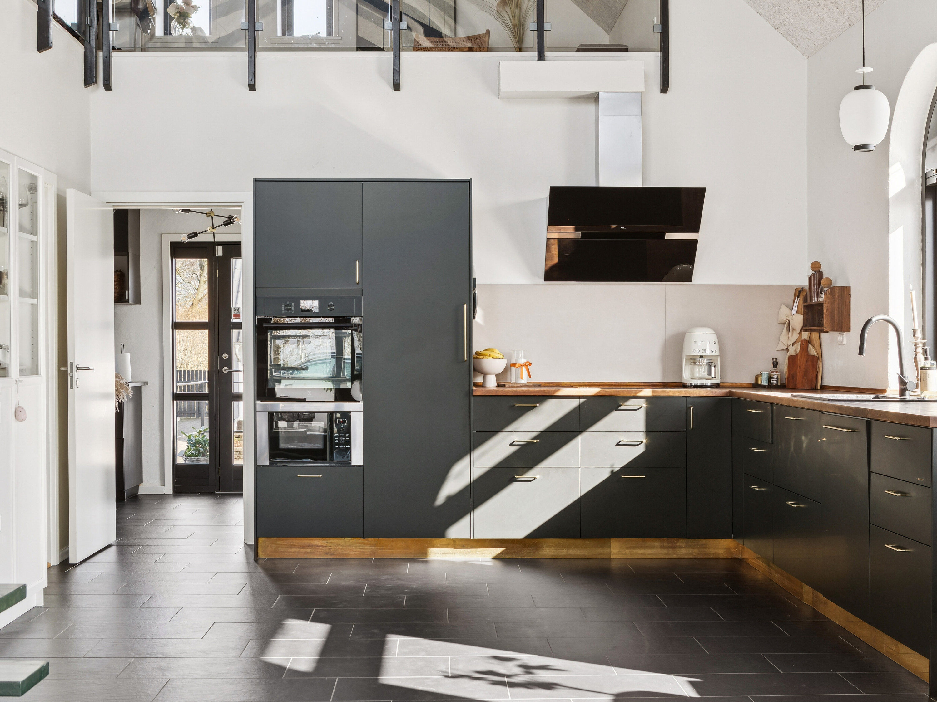 Fremhævet køkken billede i fuldskærmstilstand. Billede af Baggesvognsvej 2, 9870 Sindal