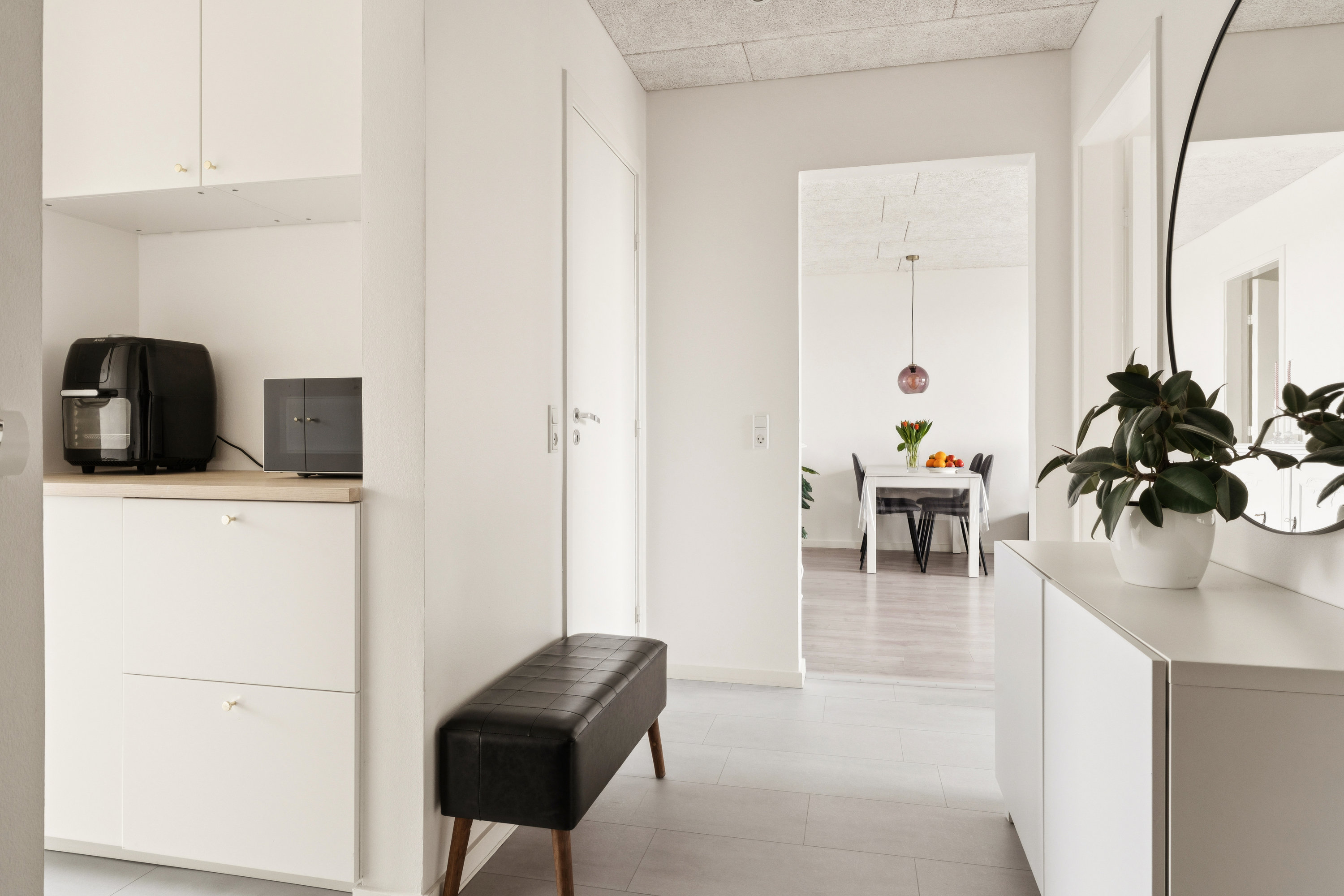 Fremhævet gang billede i fuldskærmstilstand. Billede af Blomstermarken 109, 1. tv., 9000 Aalborg