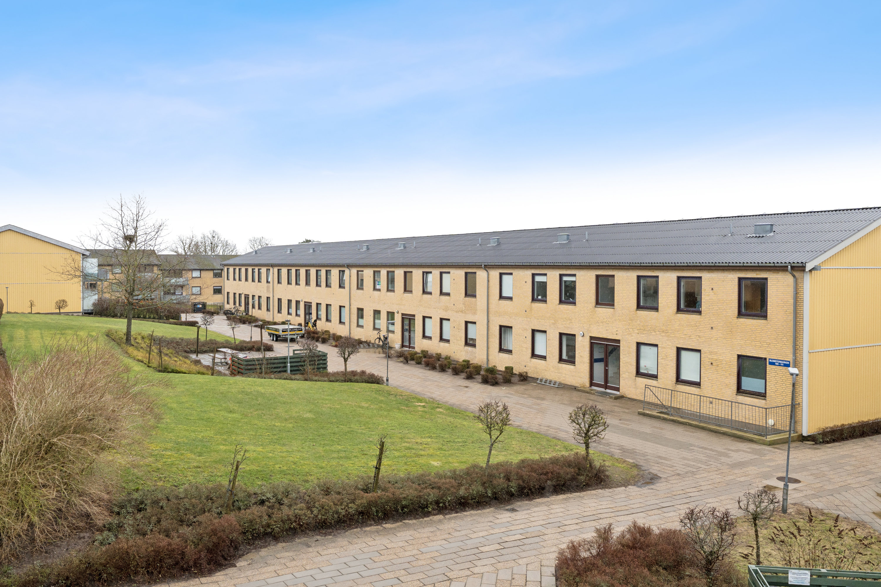 Fremhævet andet billede i fuldskærmstilstand. Billede af Blomstermarken 109, 1. tv., 9000 Aalborg