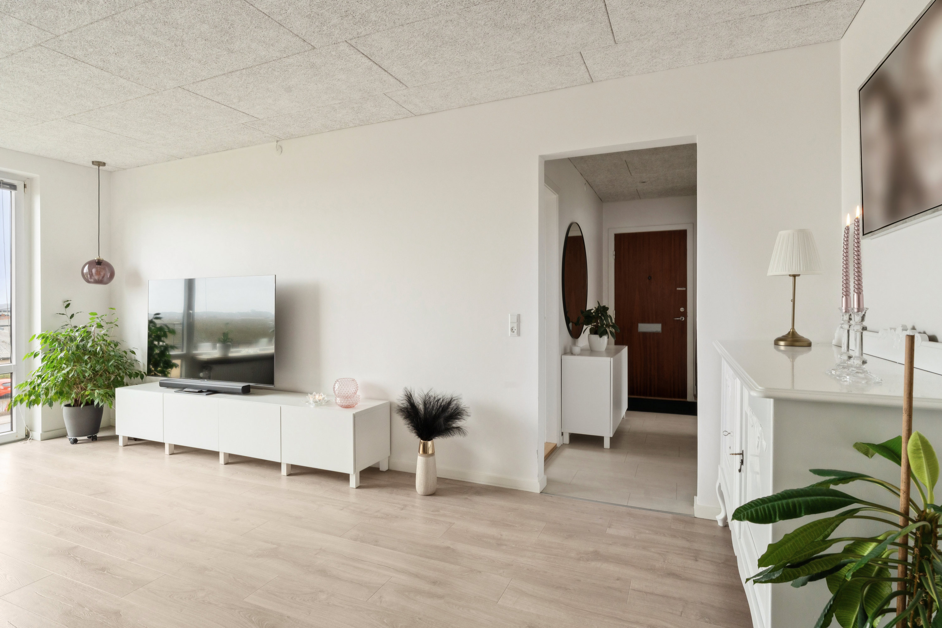 Fremhævet stue billede i fuldskærmstilstand. Billede af Blomstermarken 109, 1. tv., 9000 Aalborg