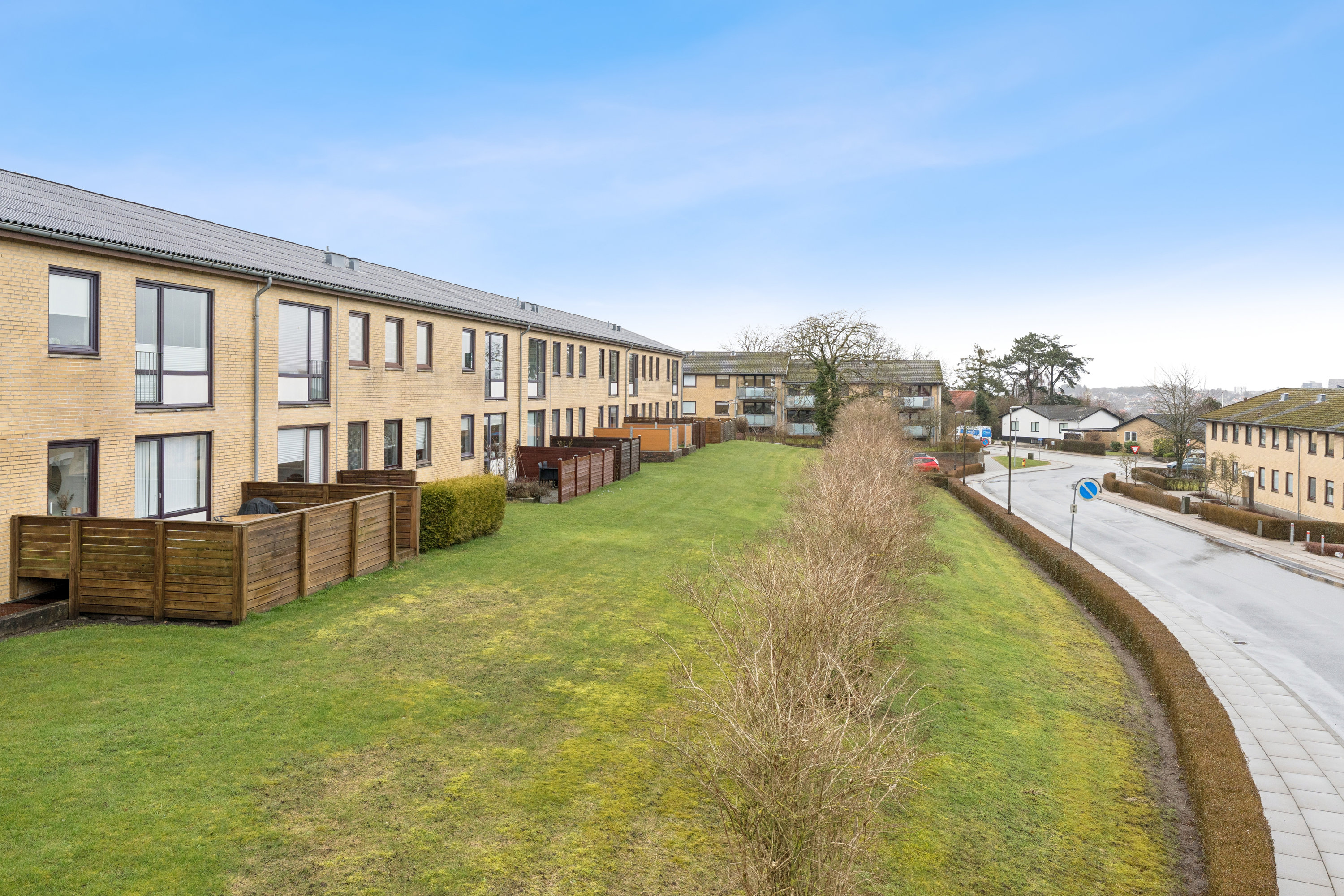 Fremhævet andet billede i fuldskærmstilstand. Billede af Blomstermarken 109, 1. tv., 9000 Aalborg