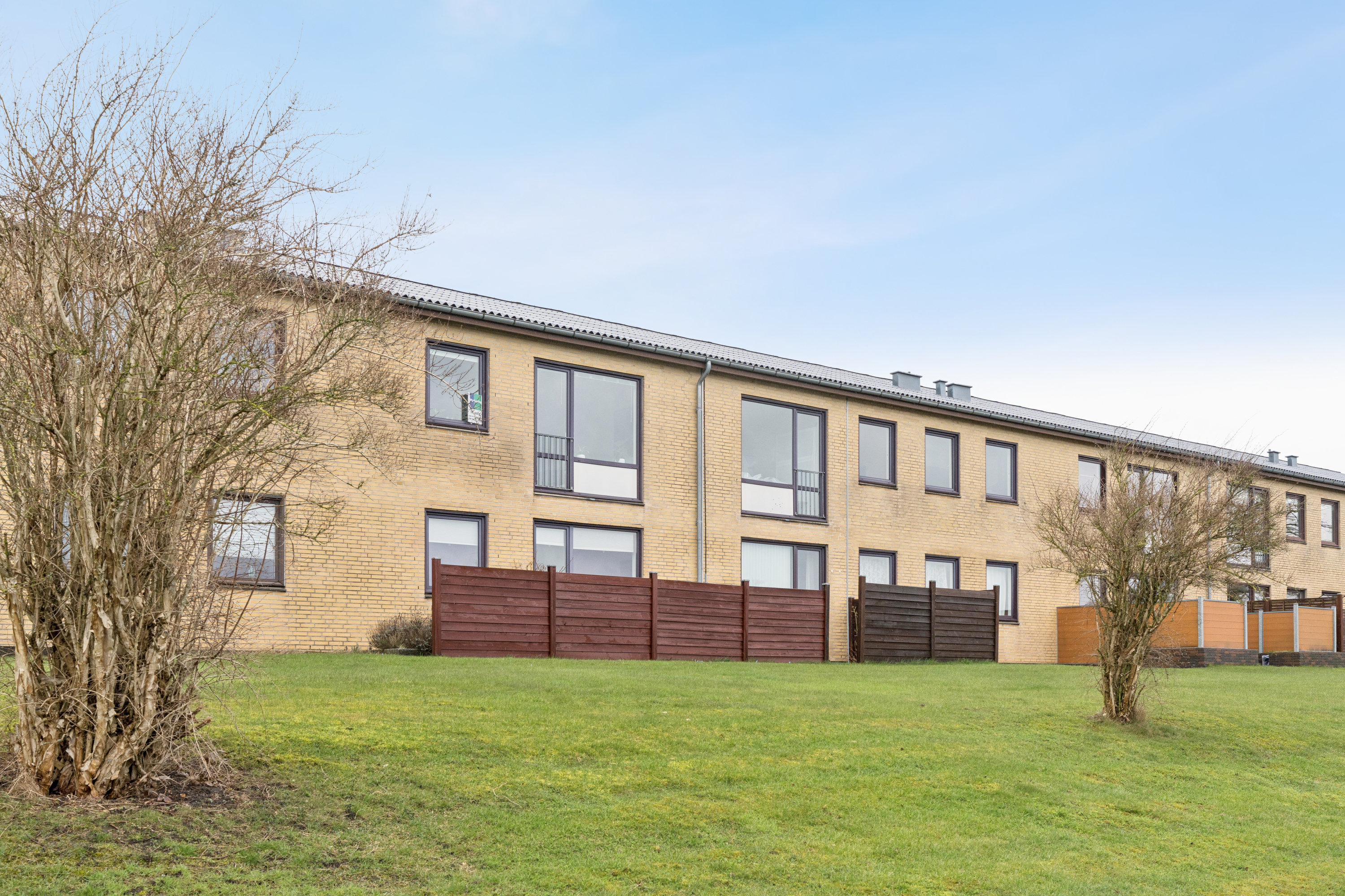 Fremhævet andet billede i fuldskærmstilstand. Billede af Blomstermarken 109, 1. tv., 9000 Aalborg