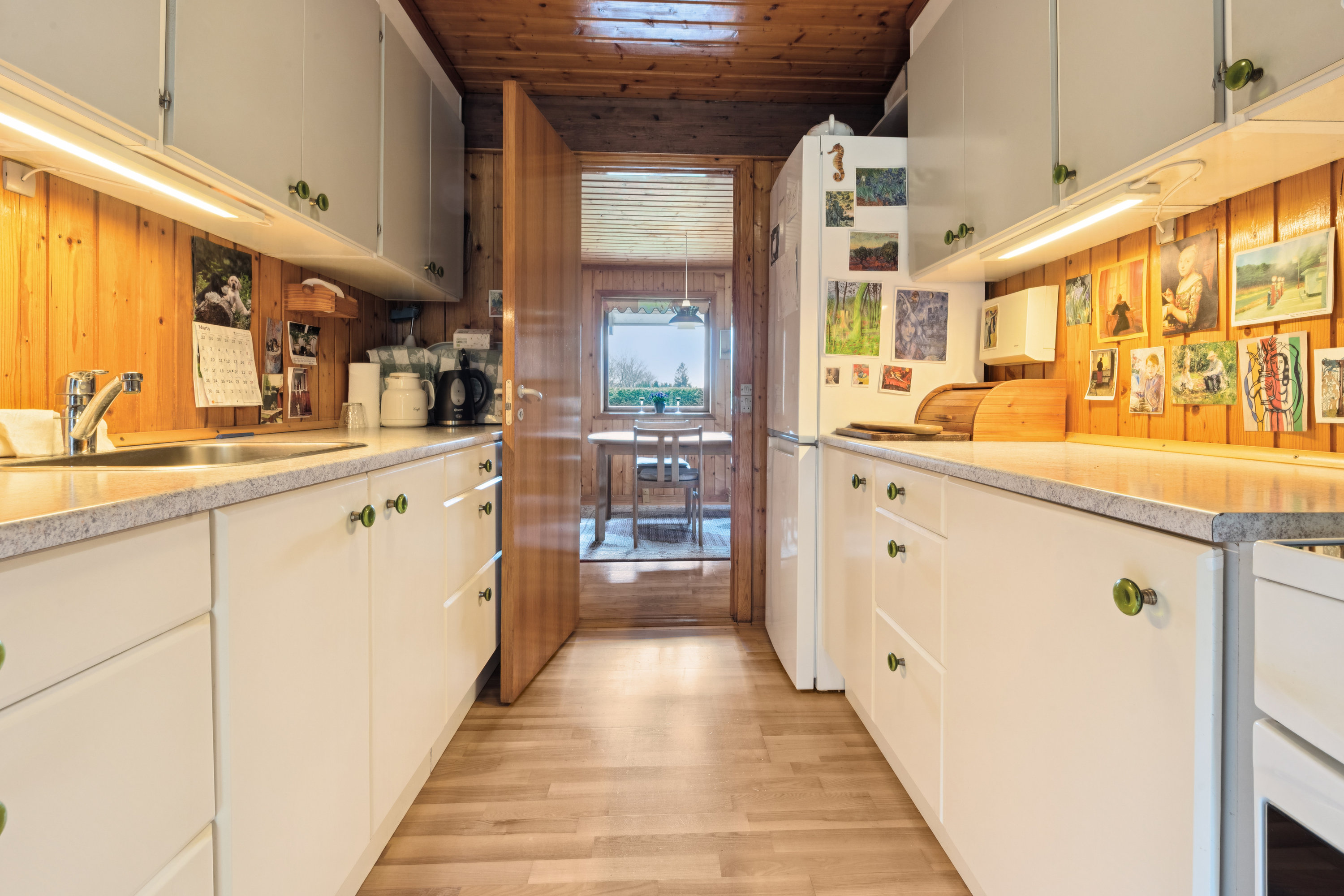 Fremhævet køkken billede i fuldskærmstilstand. Billede af Værebrovej 188, 2880 Bagsværd