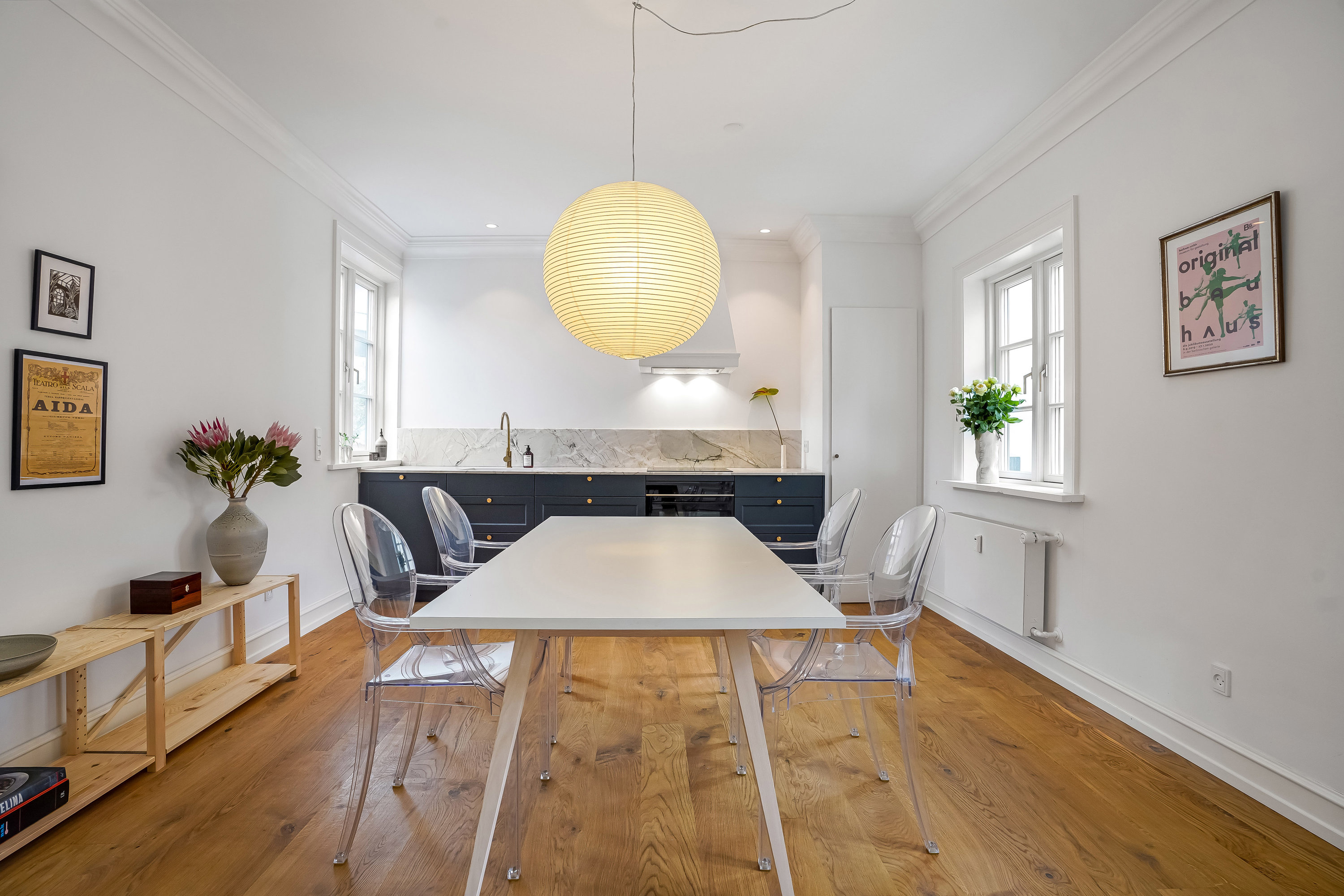 Fremhævet stue billede i fuldskærmstilstand. Billede af Vindegade 100F, 5000 Odense C