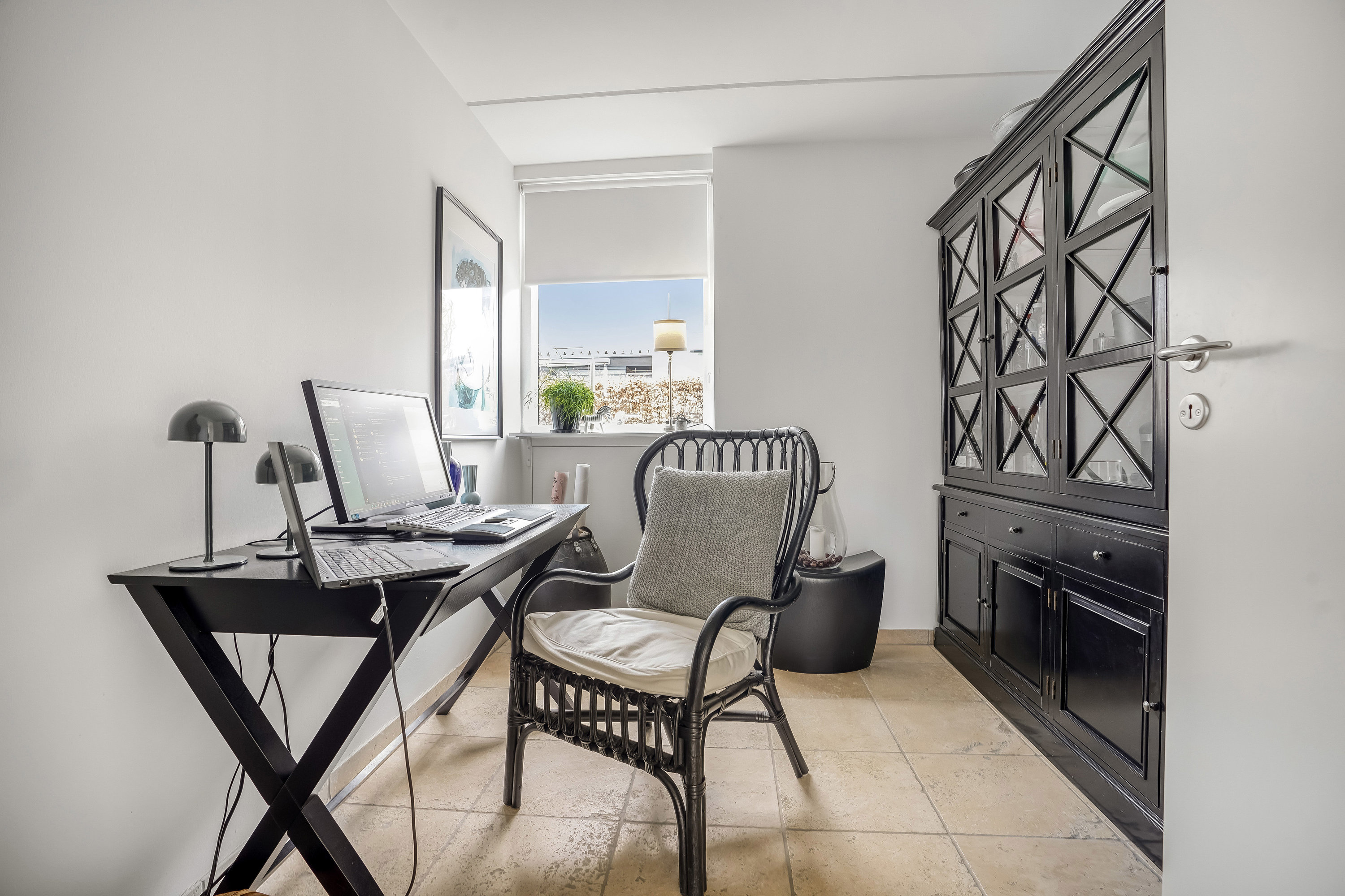 Fremhævet stue billede i fuldskærmstilstand. Billede af Hollufgård Vænget 26, Holluf Pile, 5220 Odense SØ