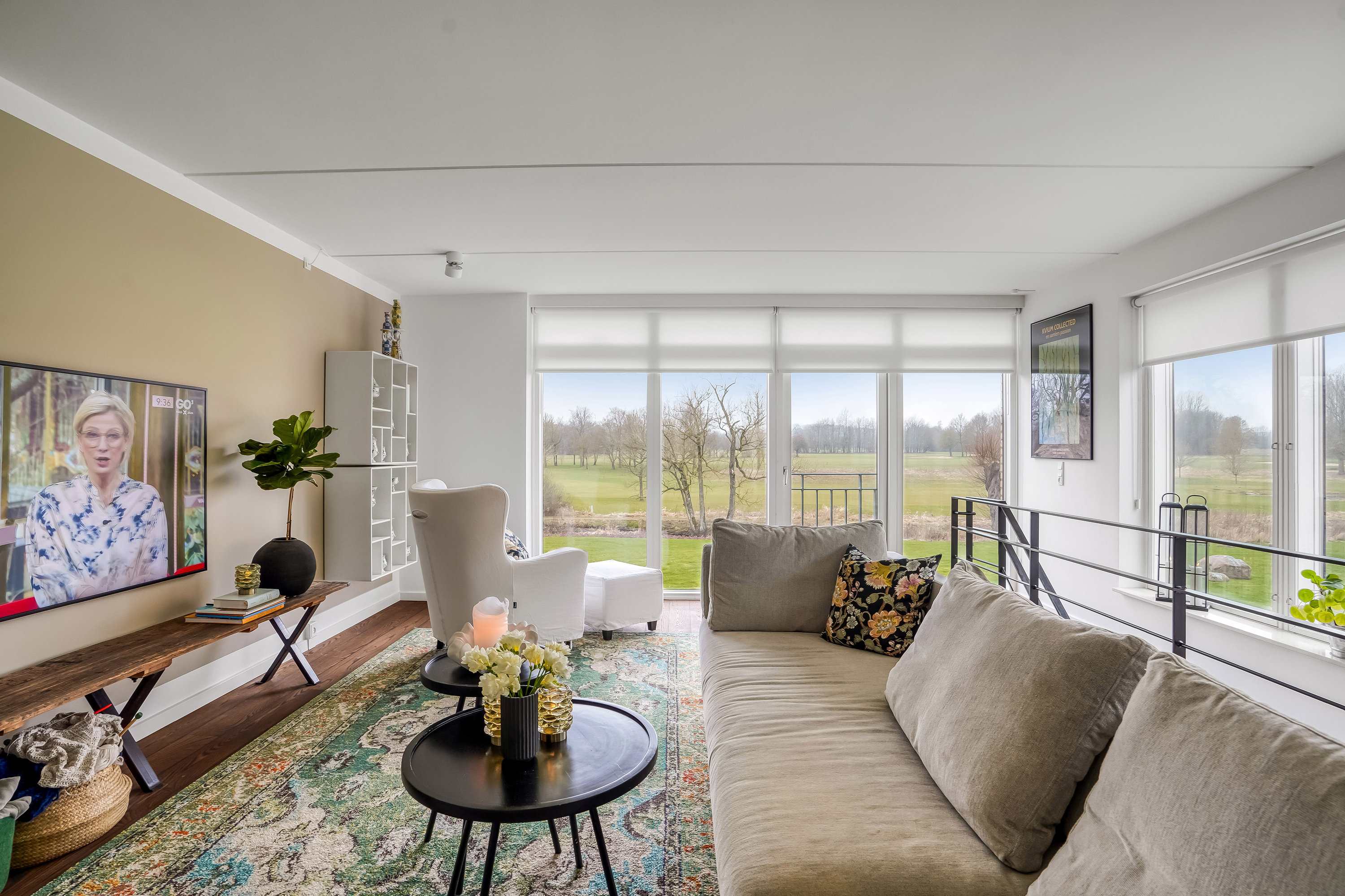 Fremhævet stue billede i fuldskærmstilstand. Billede af Hollufgård Vænget 26, Holluf Pile, 5220 Odense SØ