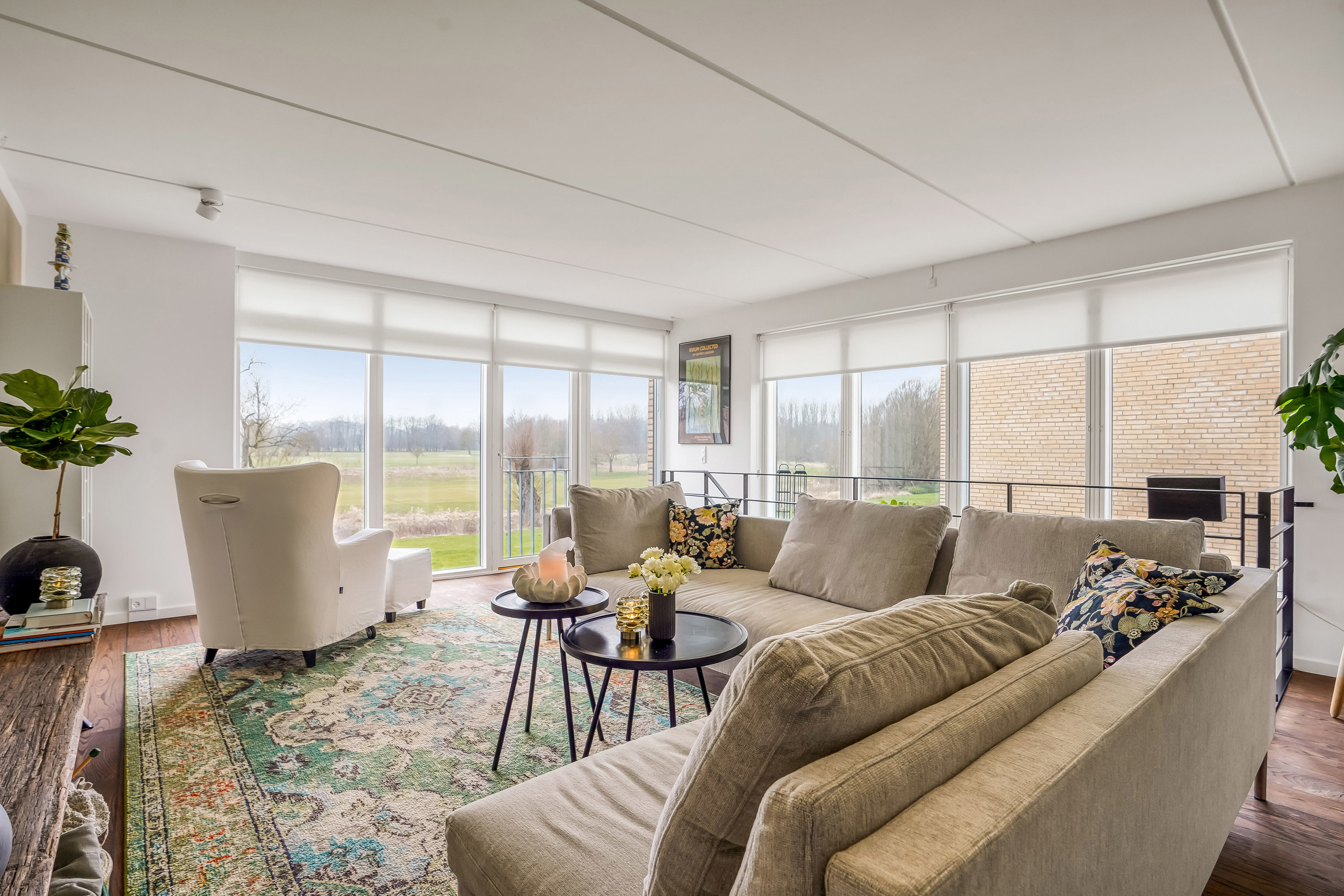 Fremhævet stue billede i fuldskærmstilstand. Billede af Hollufgård Vænget 26, Holluf Pile, 5220 Odense SØ