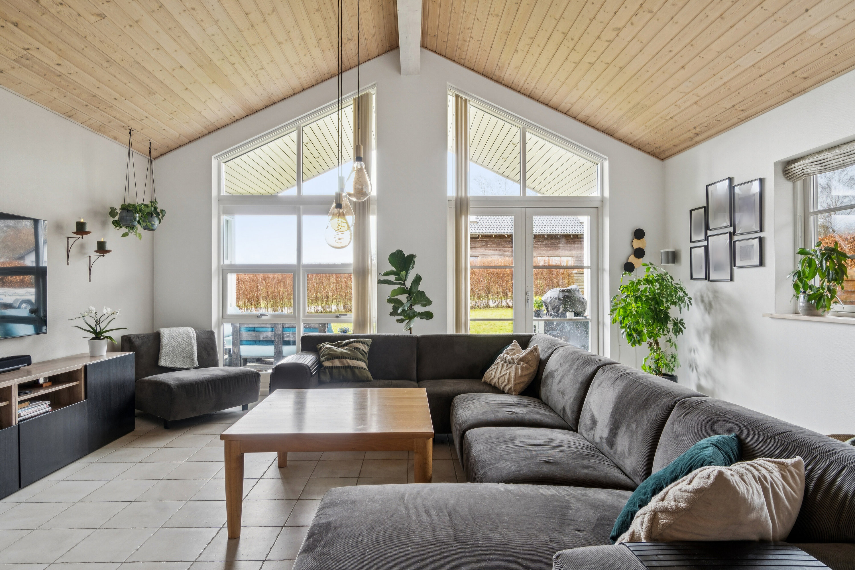 Fremhævet stue billede i fuldskærmstilstand. Billede af Egernvænget 17, Brøderup, 4733 Tappernøje