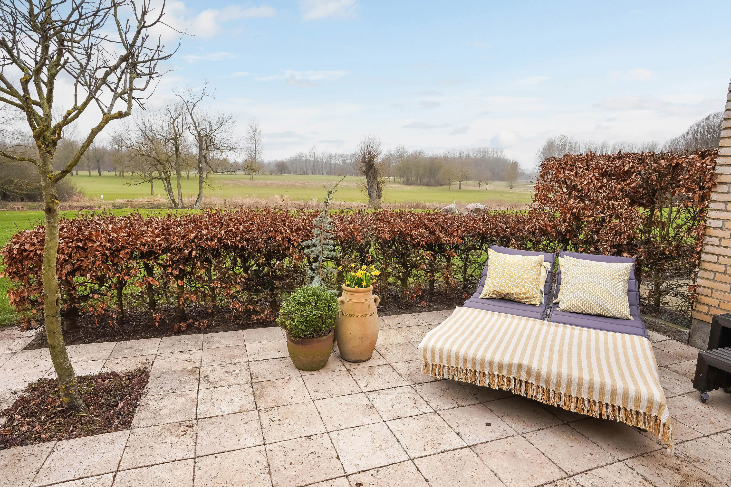 Fremhævet terrasse billede i fuldskærmstilstand. Billede af Hollufgård Vænget 26, Holluf Pile, 5220 Odense SØ