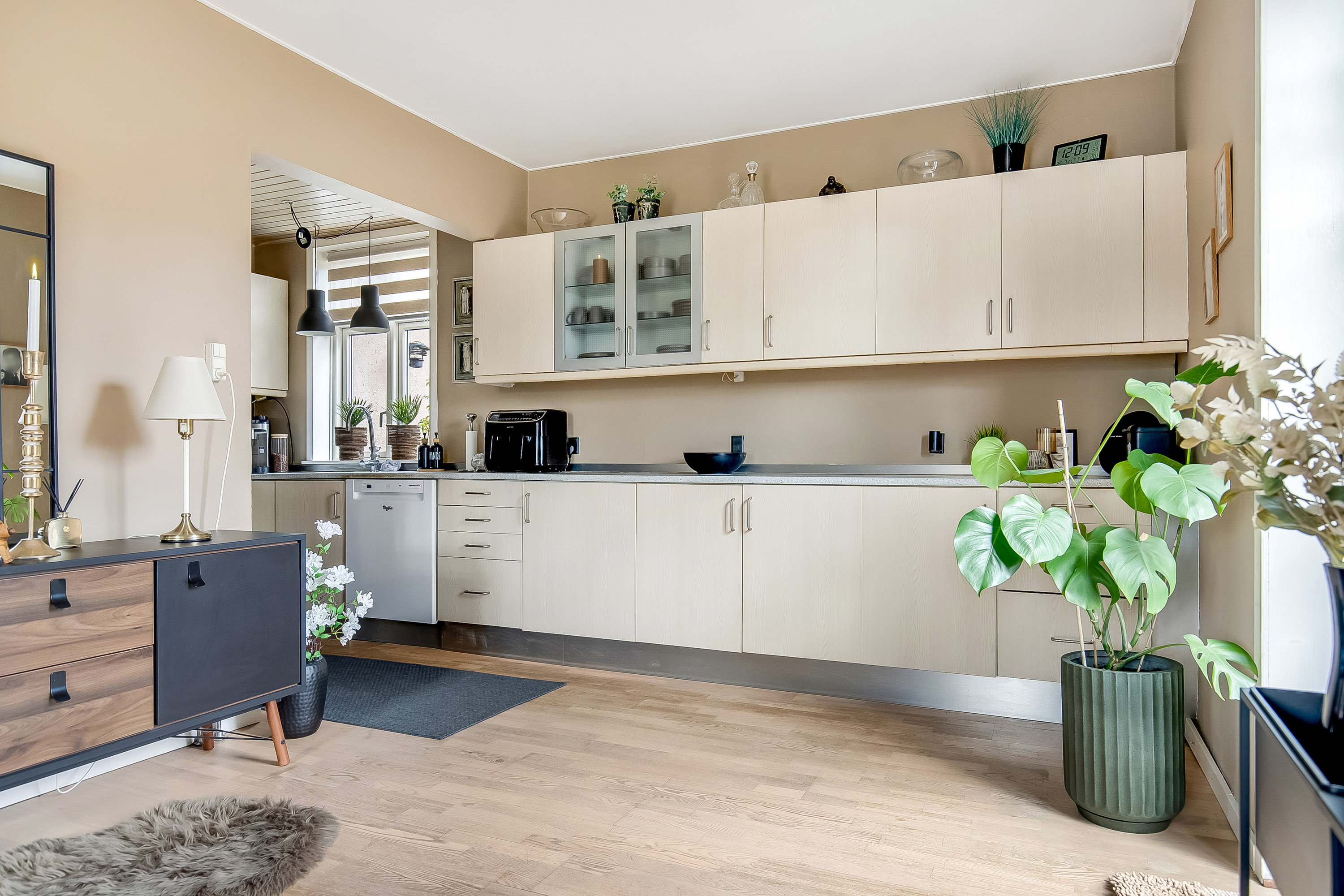 Fremhævet køkken billede i fuldskærmstilstand. Billede af Magnoliavej 4, Søndermarken, 7100 Vejle