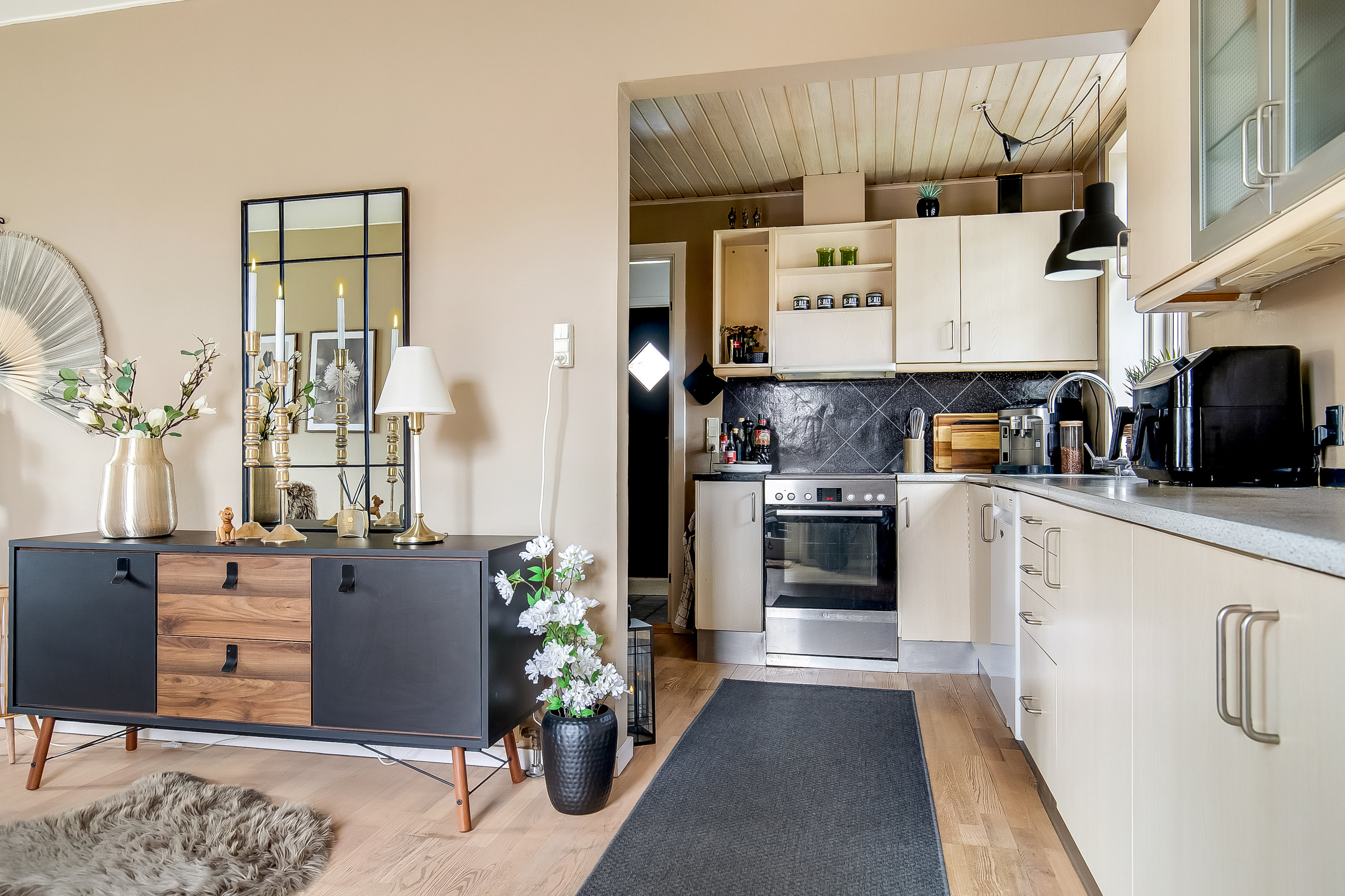 Fremhævet køkken billede i fuldskærmstilstand. Billede af Magnoliavej 4, Søndermarken, 7100 Vejle