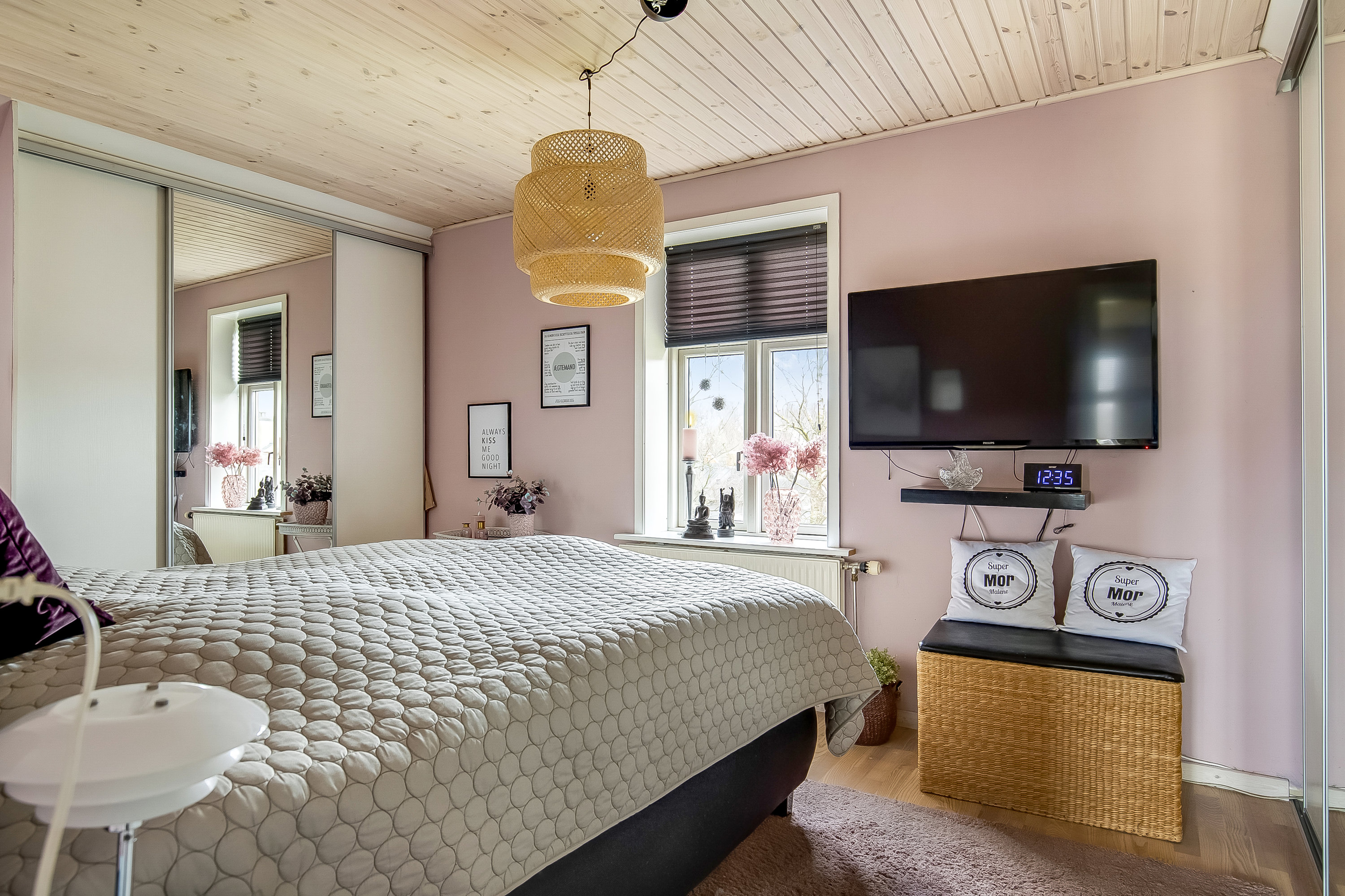 Fremhævet soveværelse billede i fuldskærmstilstand. Billede af Magnoliavej 4, Søndermarken, 7100 Vejle