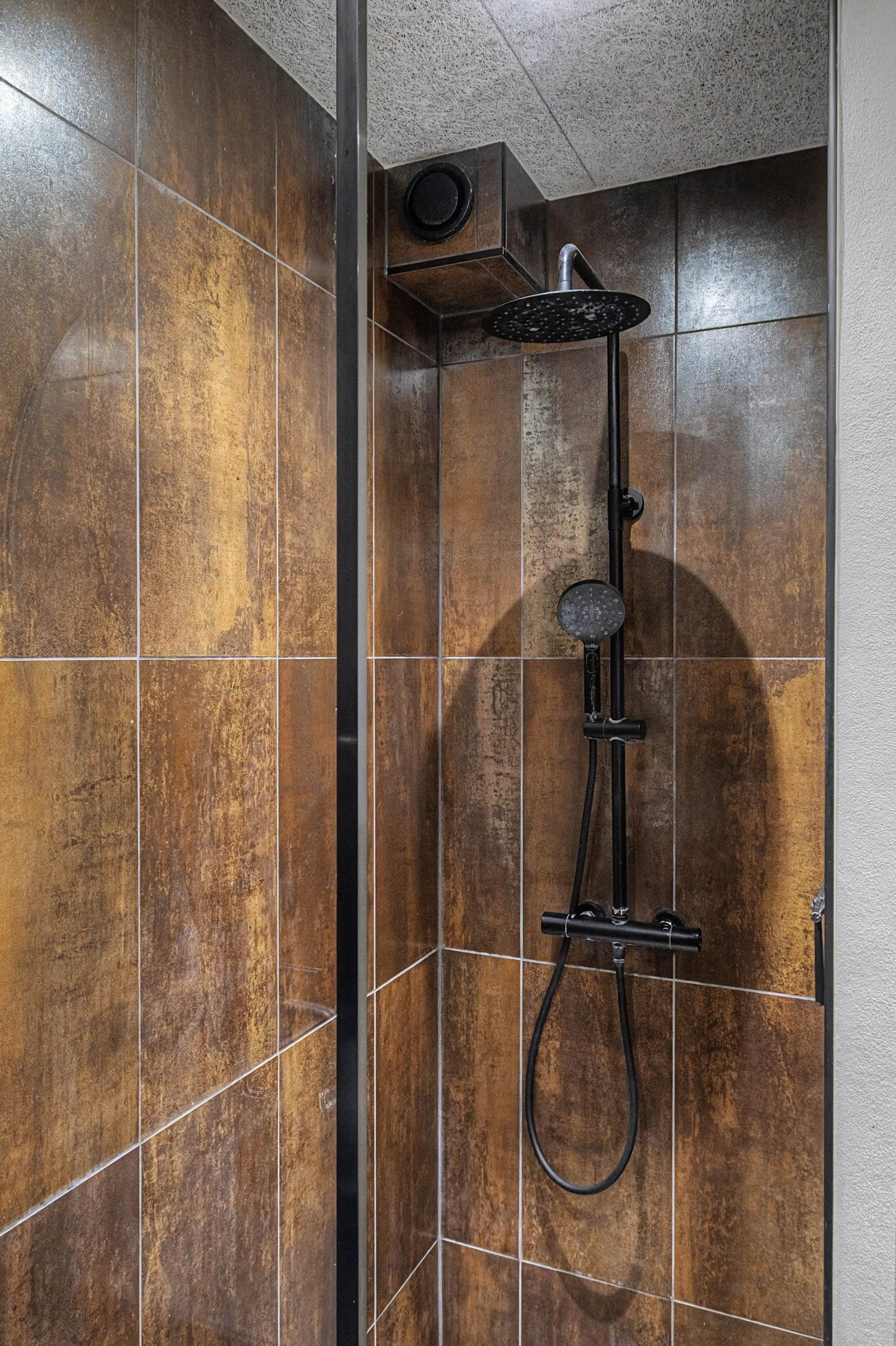 Fremhævet badeværelse billede i fuldskærmstilstand. Billede af Vestervang 24, st.. th., 8000 Aarhus C