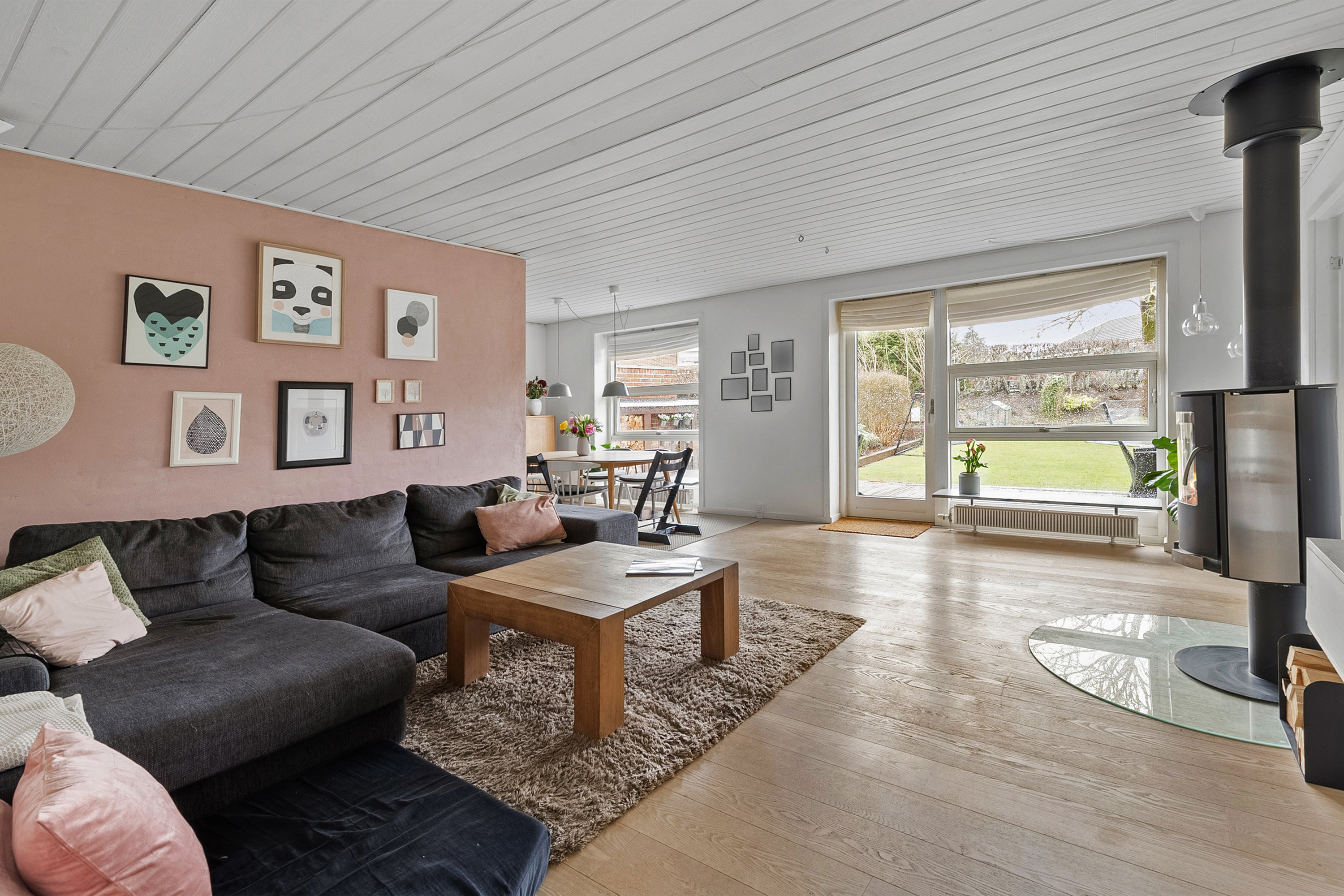 Fremhævet stue billede i fuldskærmstilstand. Billede af Brunhøj 2A, 8362 Hørning