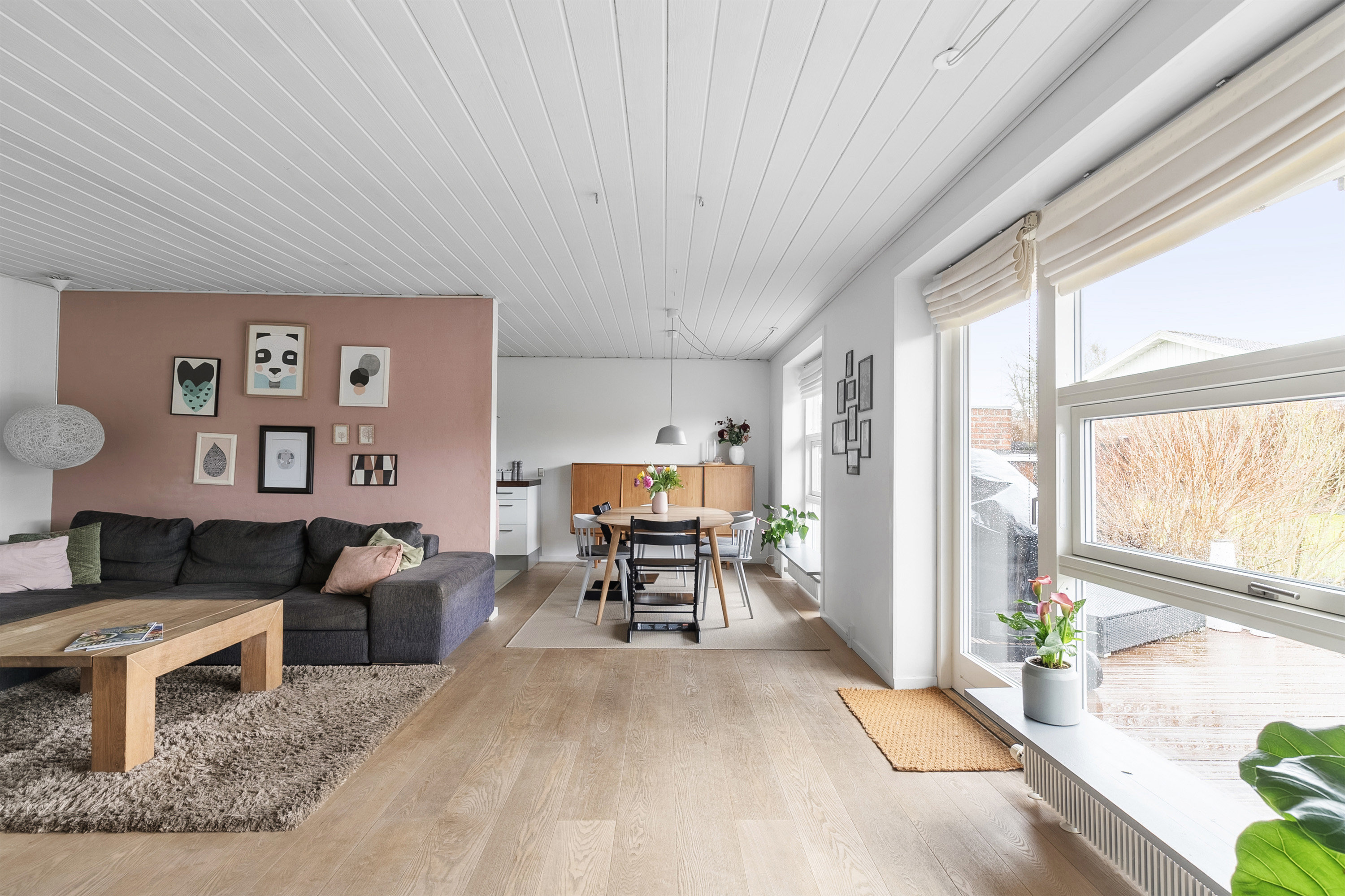 Fremhævet stue billede i fuldskærmstilstand. Billede af Brunhøj 2A, 8362 Hørning