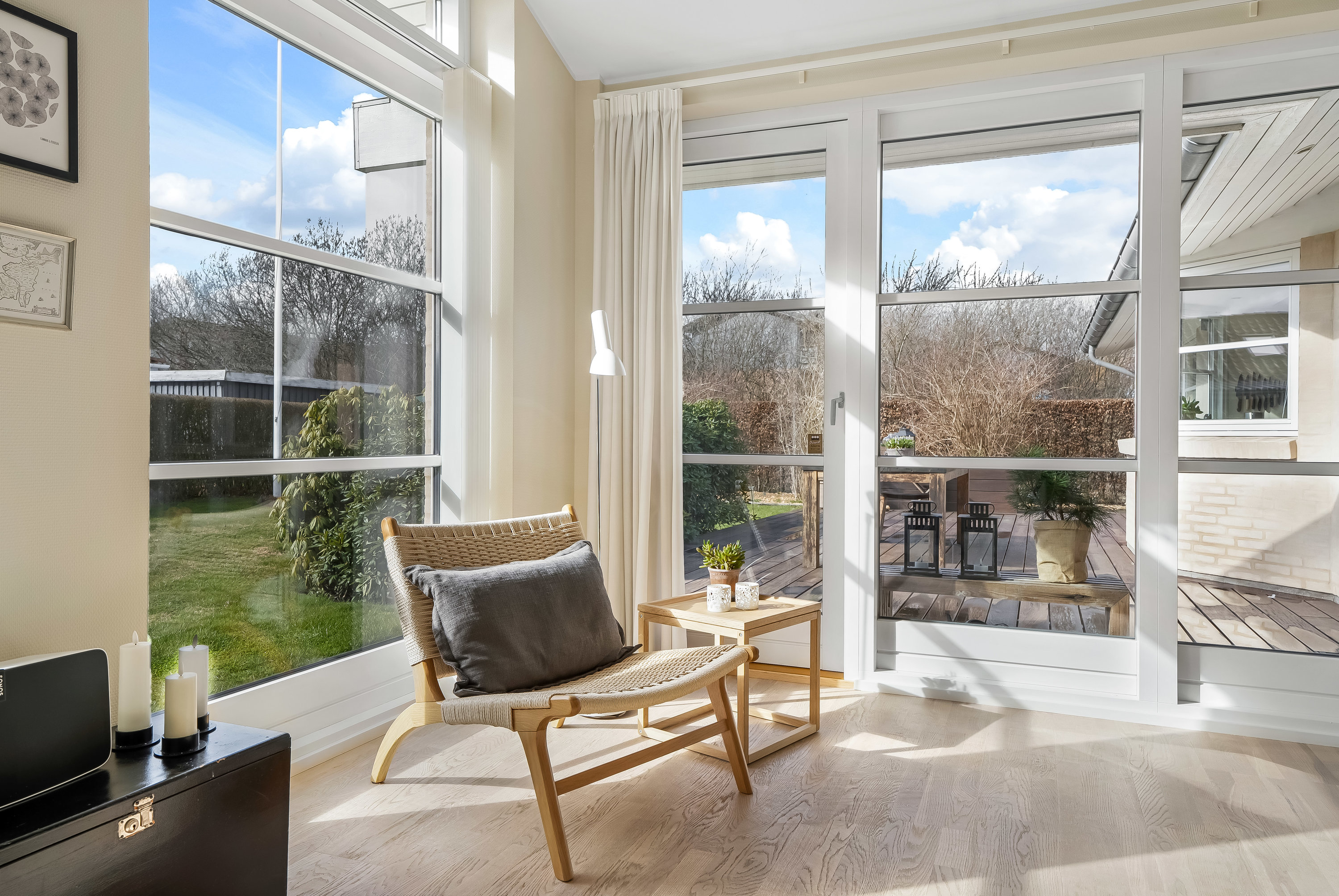 Fremhævet stue billede i fuldskærmstilstand. Billede af Axel Jarls Vej 35, 3400 Hillerød