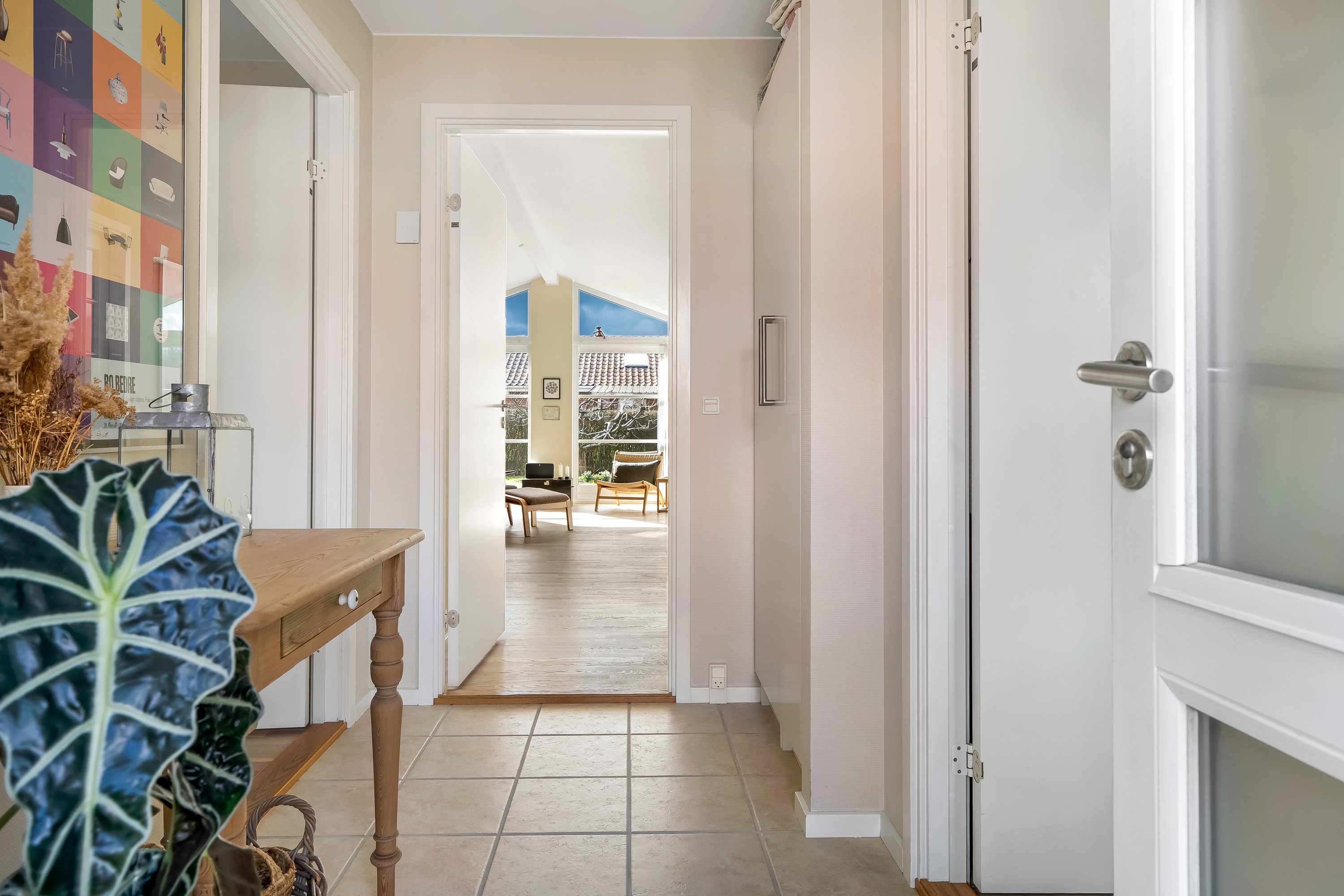 Fremhævet gang billede i fuldskærmstilstand. Billede af Axel Jarls Vej 35, 3400 Hillerød