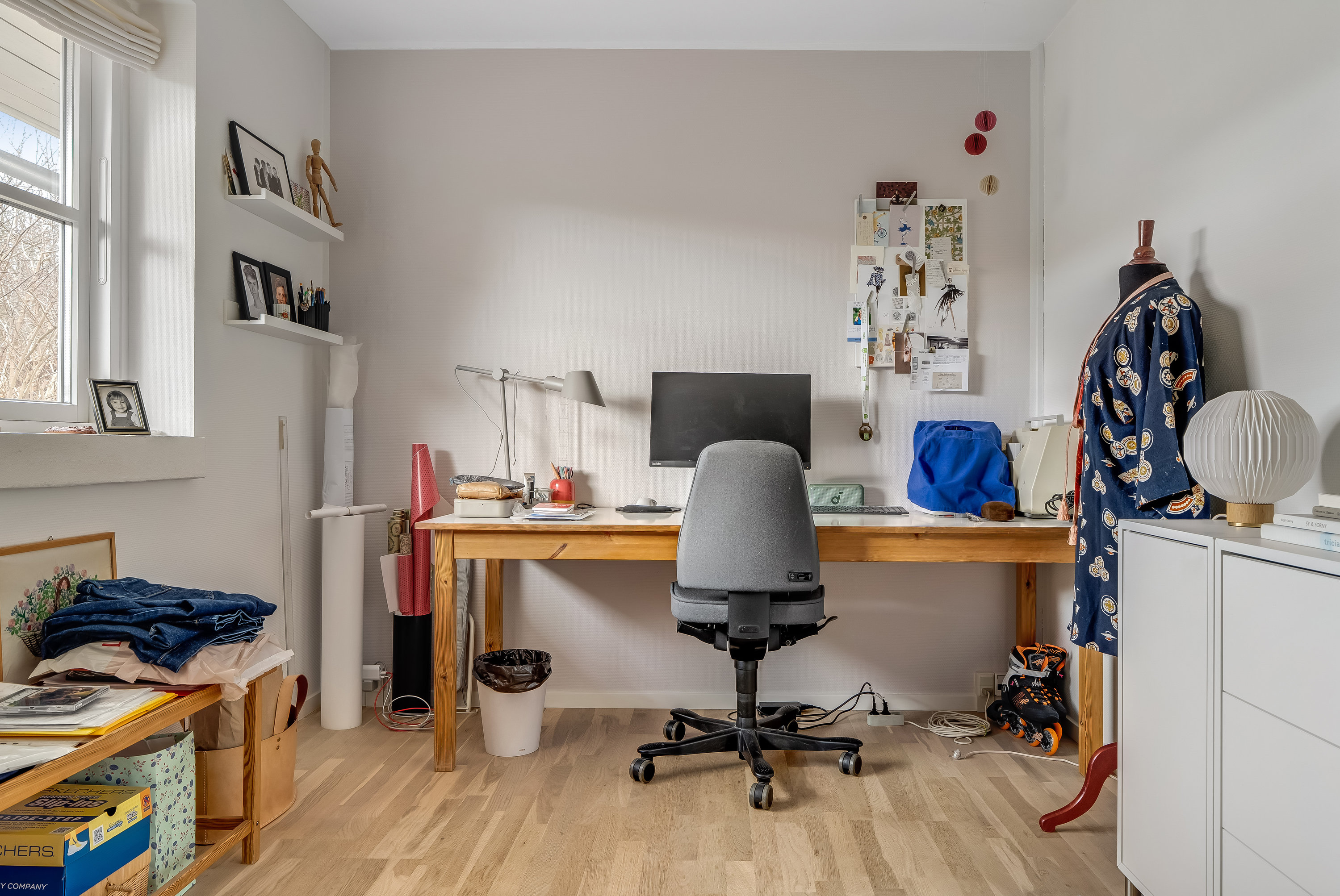 Fremhævet værelse billede i fuldskærmstilstand. Billede af Axel Jarls Vej 35, 3400 Hillerød