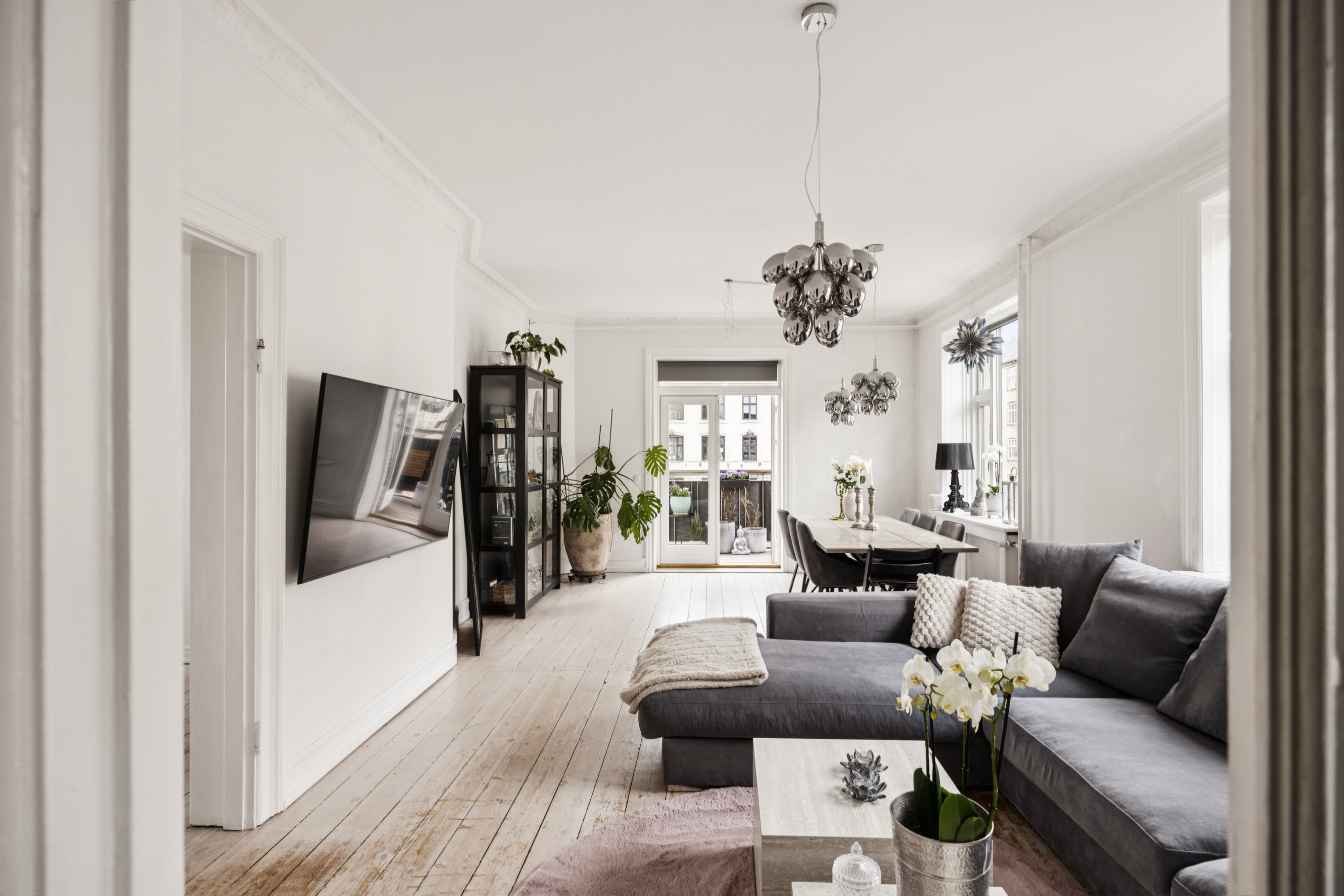 Fremhævet stue billede i fuldskærmstilstand. Billede af H.C. Ørsteds Vej 20A, 2. th., 1879 Frederiksberg C