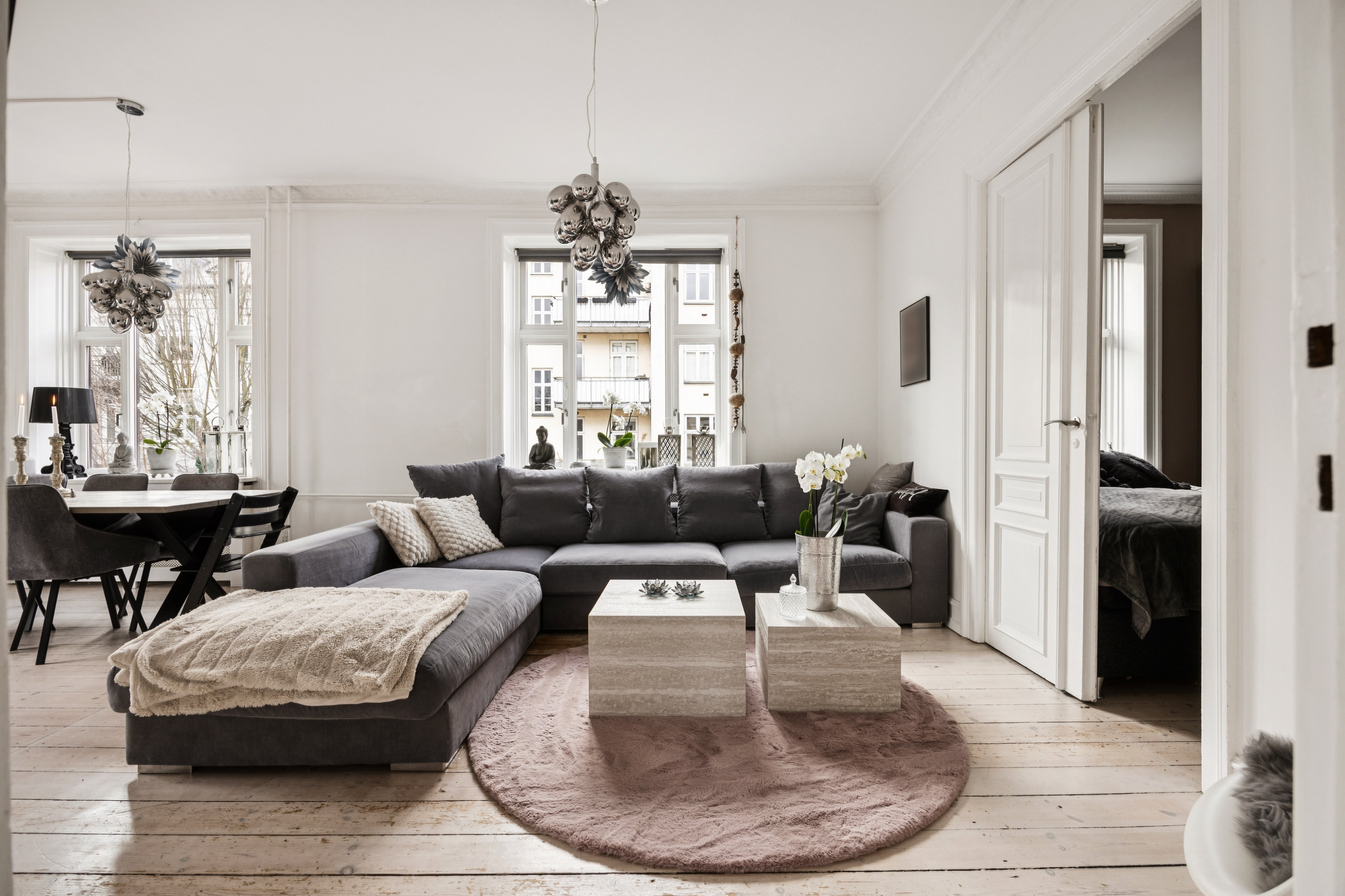 Fremhævet stue billede i fuldskærmstilstand. Billede af H.C. Ørsteds Vej 20A, 2. th., 1879 Frederiksberg C