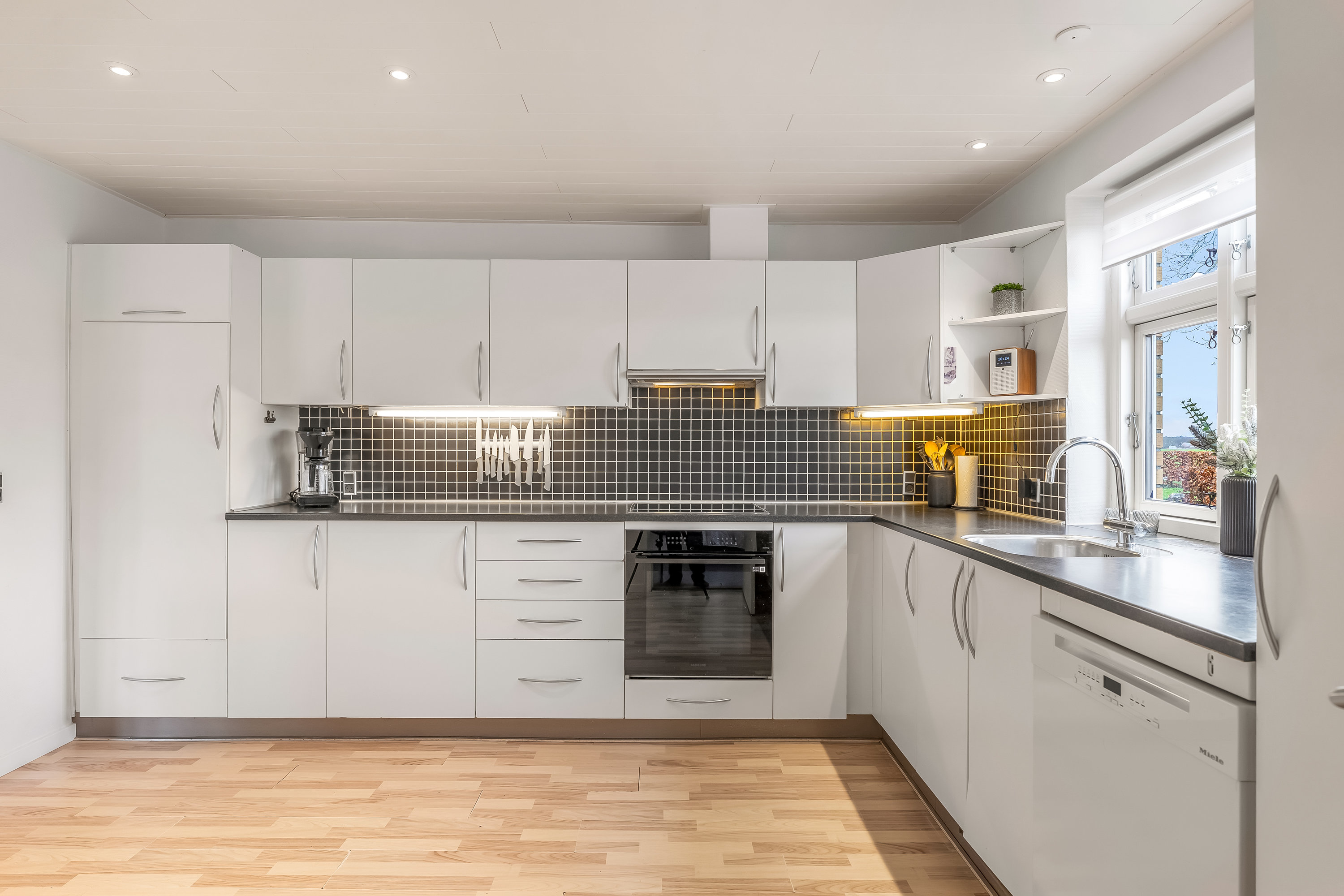 Fremhævet køkken billede i fuldskærmstilstand. Billede af Lerbjergvej 4, 4941 Bandholm