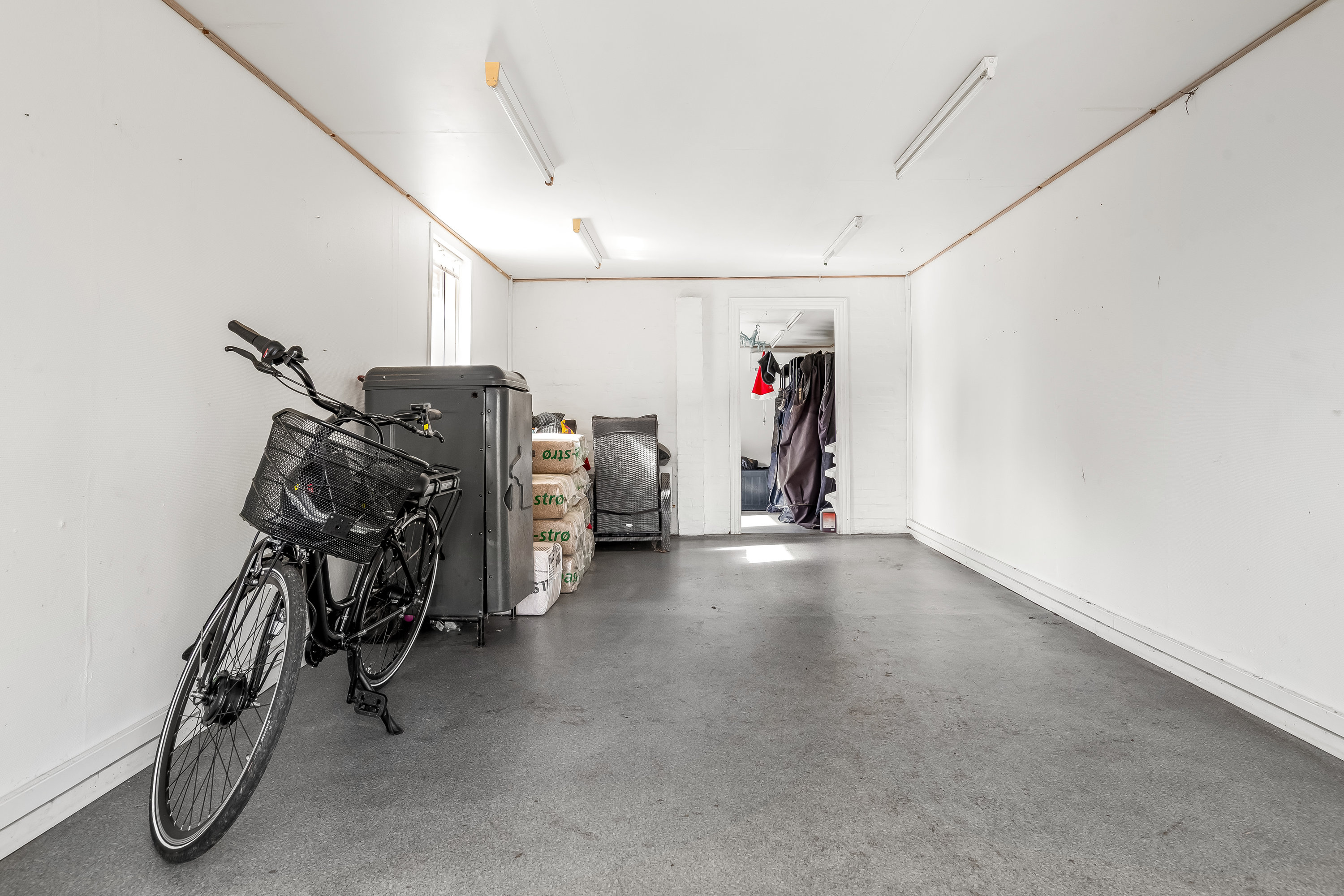 Fremhævet udhus billede i fuldskærmstilstand. Billede af Stenumvej 3, Råsted, 7570 Vemb